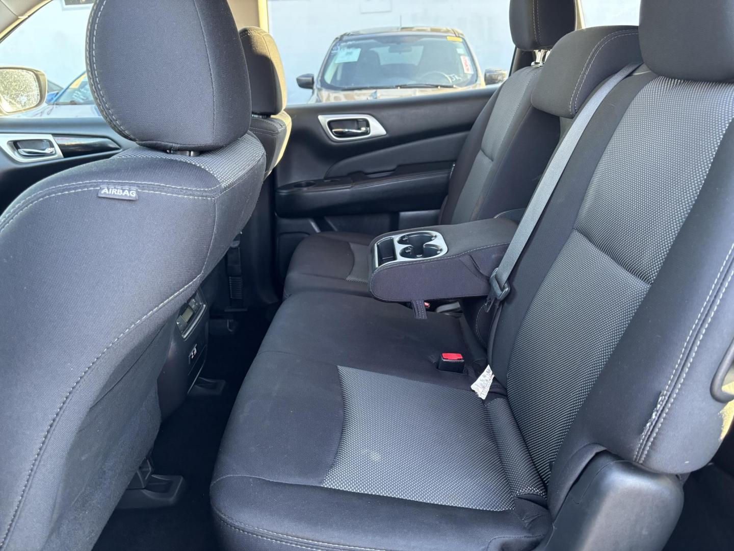 2019 Nissan Pathfinder Platinum 2WD (5N1DR2MN4KC) with an 3.5L V6 DOHC 24V engine, CVT transmission, located at 6112 N Florida Avenue, Tampa, FL, 33604, (888) 521-5131, 27.954929, -82.459534 - Photo#9