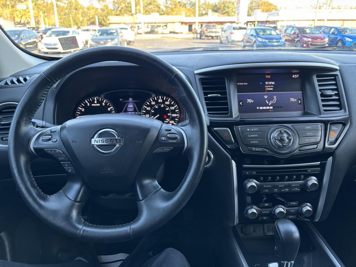 2019 Nissan Pathfinder Platinum 2WD (5N1DR2MN4KC) with an 3.5L V6 DOHC 24V engine, CVT transmission, located at 6112 N Florida Avenue, Tampa, FL, 33604, (888) 521-5131, 27.954929, -82.459534 - Photo#12