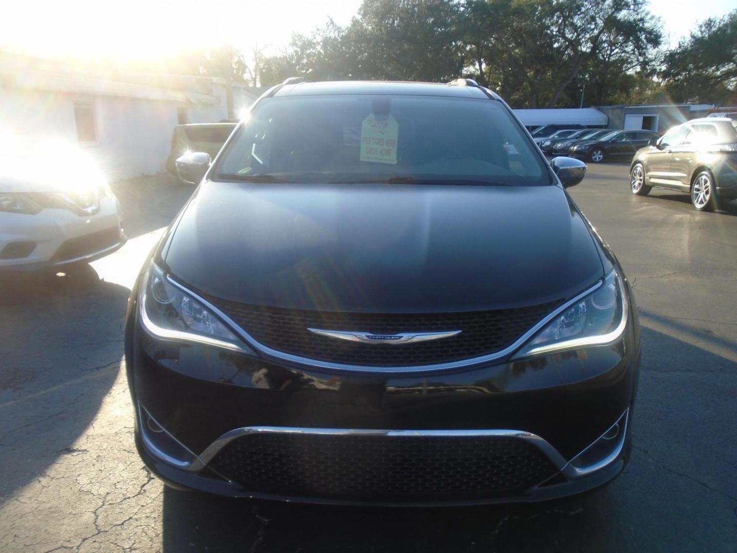 2018 Chrysler Pacifica Limited (2C4RC1GG6JR) with an 3.6L V6 DOHC 24V engine, 9A transmission, located at 6112 N Florida Avenue, Tampa, FL, 33604, (888) 521-5131, 27.954929, -82.459534 - Photo#1