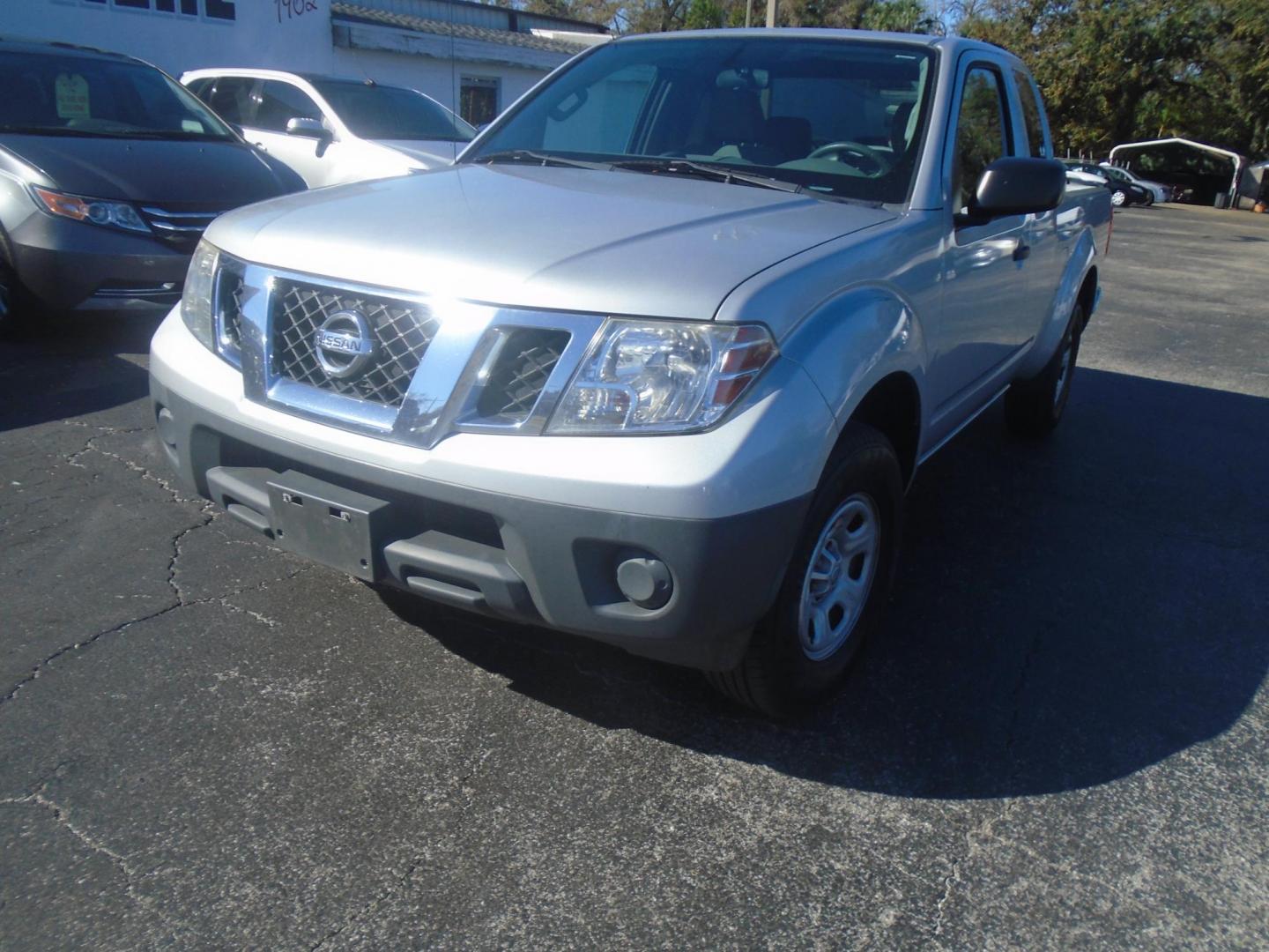 2016 Nissan Frontier SV King Cab I4 5MT 2WD (1N6BD0CT8GN) with an 2.5L L4 DOHC 16V engine, 5M transmission, located at 6112 N Florida Avenue, Tampa, FL, 33604, (888) 521-5131, 27.954929, -82.459534 - Photo#2