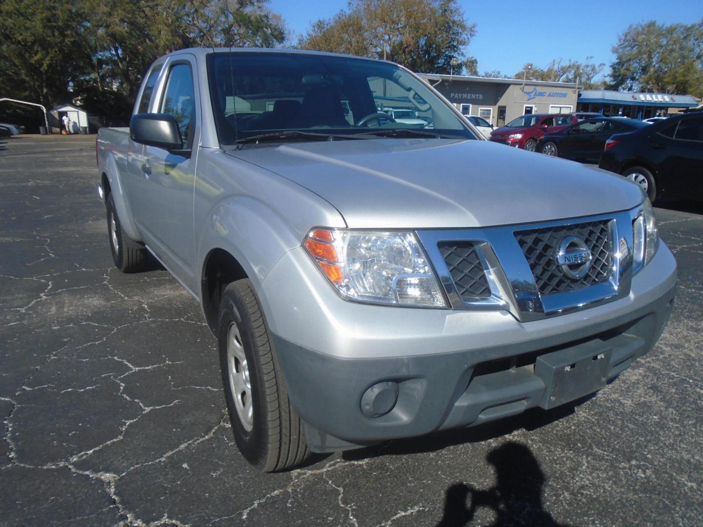 2016 Nissan Frontier SV King Cab I4 5MT 2WD (1N6BD0CT8GN) with an 2.5L L4 DOHC 16V engine, 5M transmission, located at 6112 N Florida Avenue, Tampa, FL, 33604, (888) 521-5131, 27.954929, -82.459534 - Photo#3