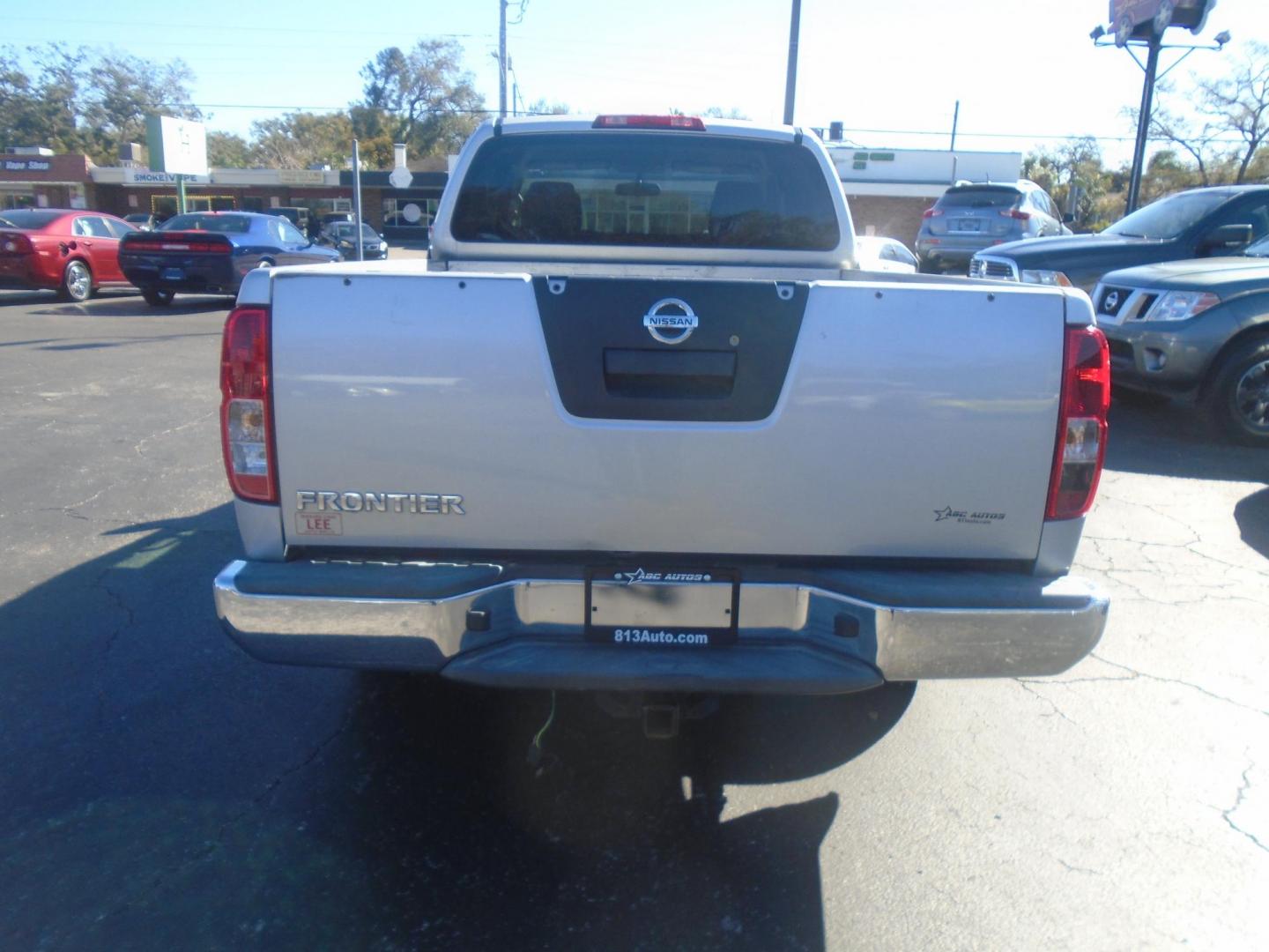 2016 Nissan Frontier SV King Cab I4 5MT 2WD (1N6BD0CT8GN) with an 2.5L L4 DOHC 16V engine, 5M transmission, located at 6112 N Florida Avenue, Tampa, FL, 33604, (888) 521-5131, 27.954929, -82.459534 - Photo#4