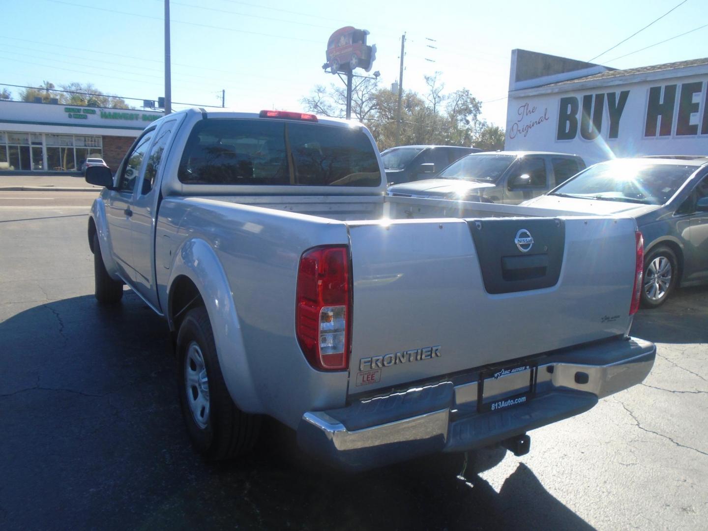 2016 Nissan Frontier SV King Cab I4 5MT 2WD (1N6BD0CT8GN) with an 2.5L L4 DOHC 16V engine, 5M transmission, located at 6112 N Florida Avenue, Tampa, FL, 33604, (888) 521-5131, 27.954929, -82.459534 - Photo#7