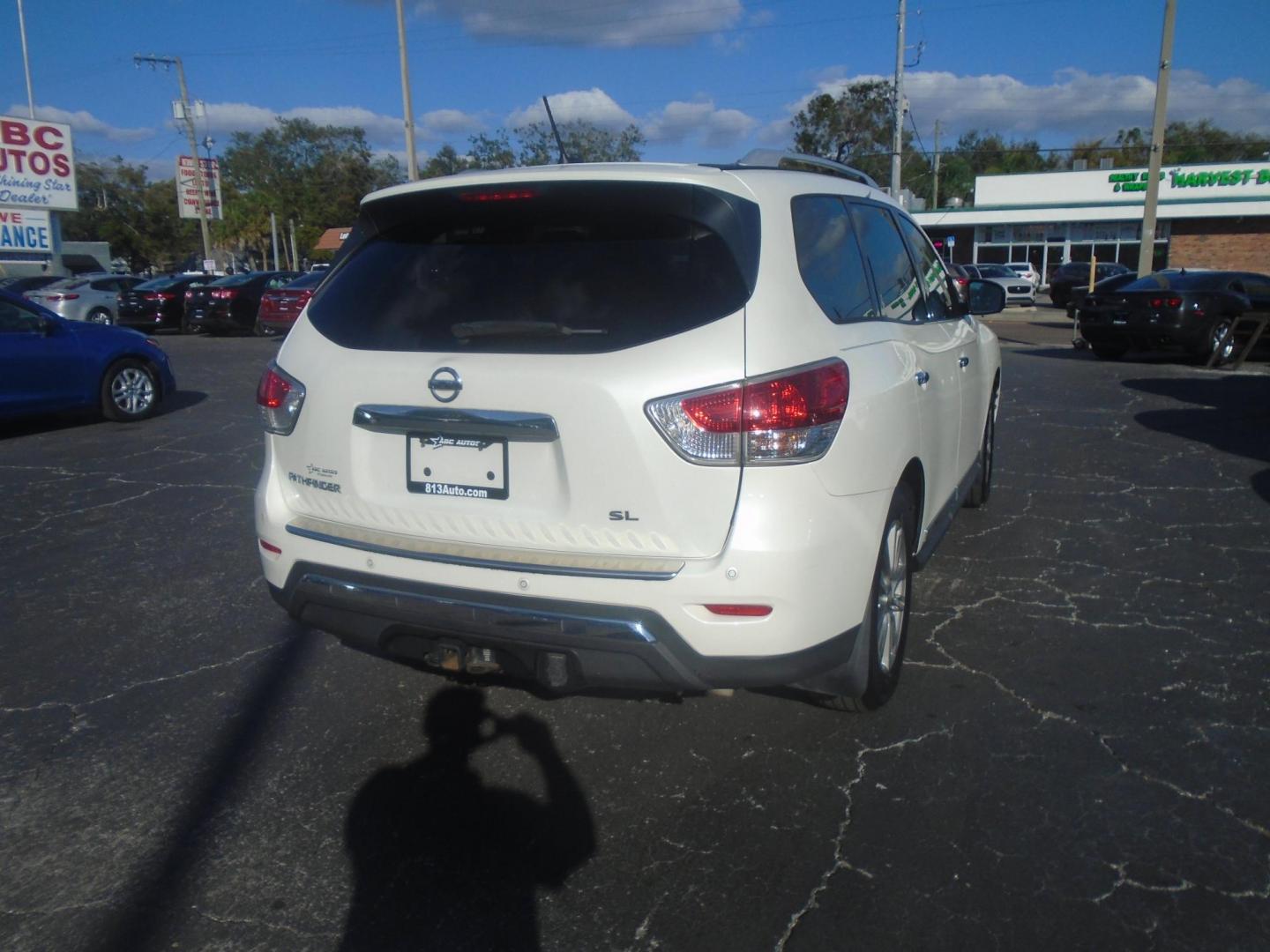 2016 Nissan Pathfinder S 2WD (5N1AR2MNXGC) with an 3.5L V6 DOHC 24V engine, CVT transmission, located at 6112 N Florida Avenue, Tampa, FL, 33604, (888) 521-5131, 27.954929, -82.459534 - Photo#3