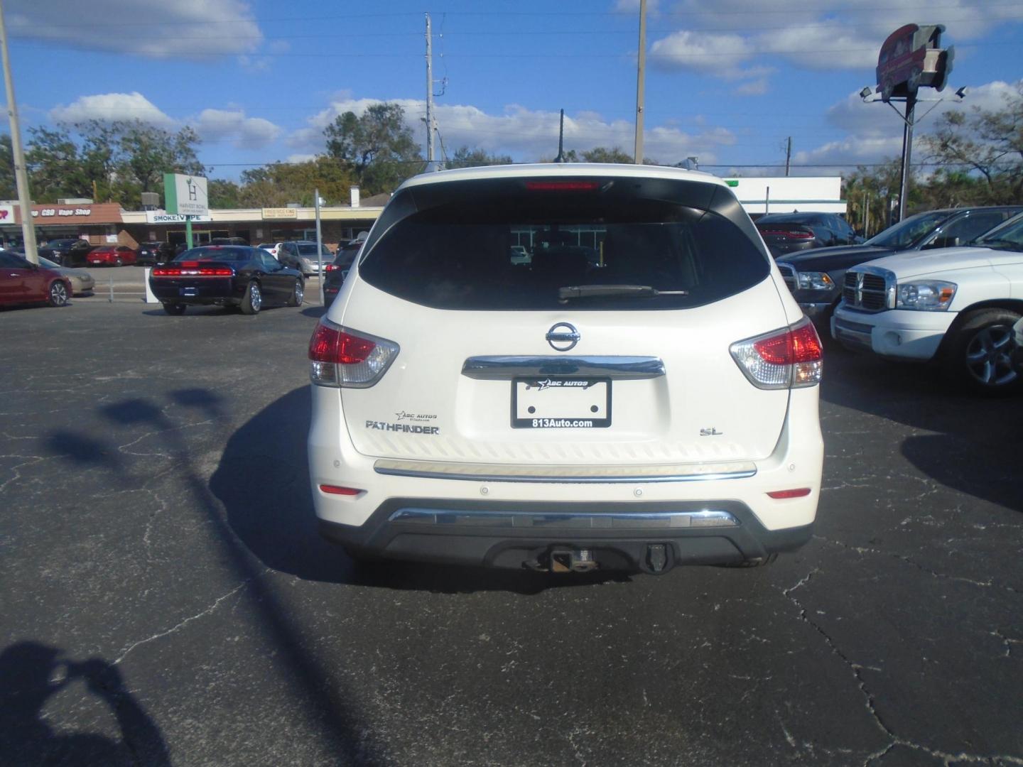 2016 Nissan Pathfinder S 2WD (5N1AR2MNXGC) with an 3.5L V6 DOHC 24V engine, CVT transmission, located at 6112 N Florida Avenue, Tampa, FL, 33604, (888) 521-5131, 27.954929, -82.459534 - Photo#4