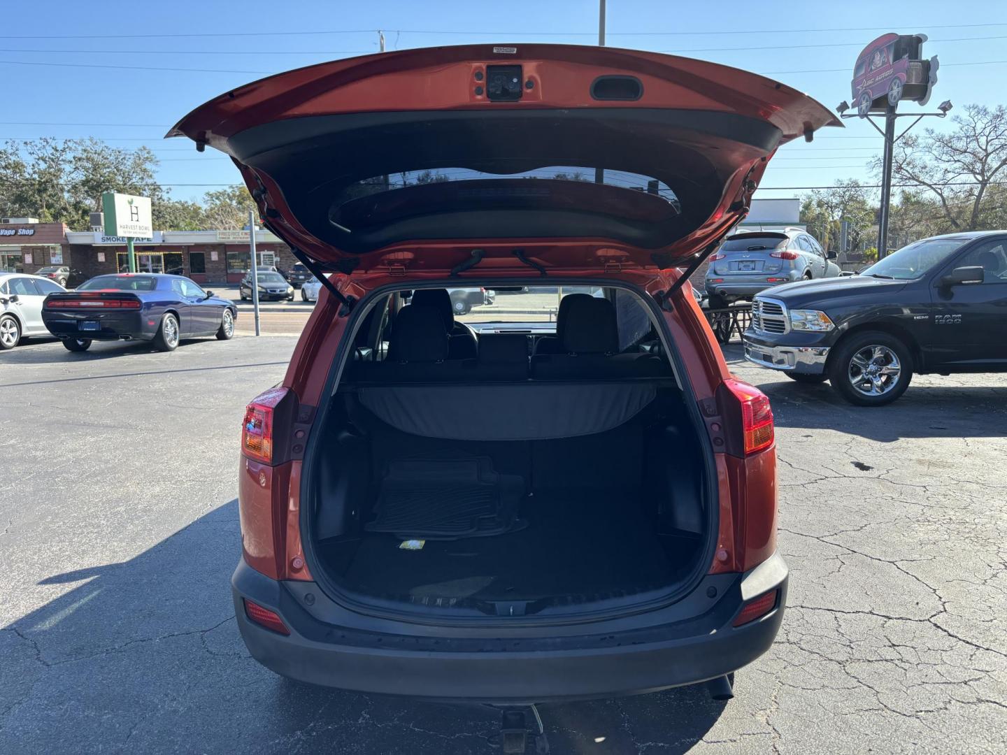 2015 Toyota RAV4 XLE FWD (JTMWFREV6FJ) with an 2.5L L4 DOHC 16V engine, 6-Speed Automatic transmission, located at 6112 N Florida Avenue, Tampa, FL, 33604, (888) 521-5131, 27.954929, -82.459534 - Photo#5