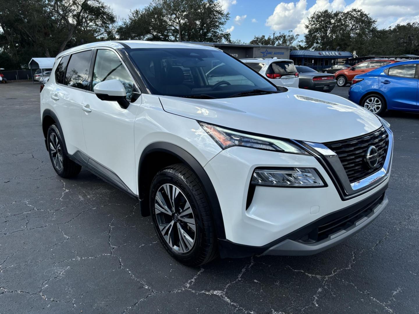 2021 Nissan Rogue SV (JN8AT3BA1MW) with an 2.5L L4 DOHC 16V engine, CVT transmission, located at 6112 N Florida Avenue, Tampa, FL, 33604, (888) 521-5131, 27.954929, -82.459534 - Photo#3