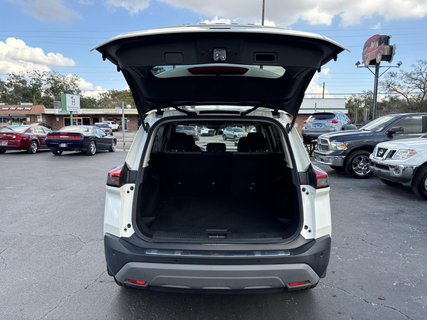 2021 Nissan Rogue SV (JN8AT3BA1MW) with an 2.5L L4 DOHC 16V engine, CVT transmission, located at 6112 N Florida Avenue, Tampa, FL, 33604, (888) 521-5131, 27.954929, -82.459534 - Photo#5