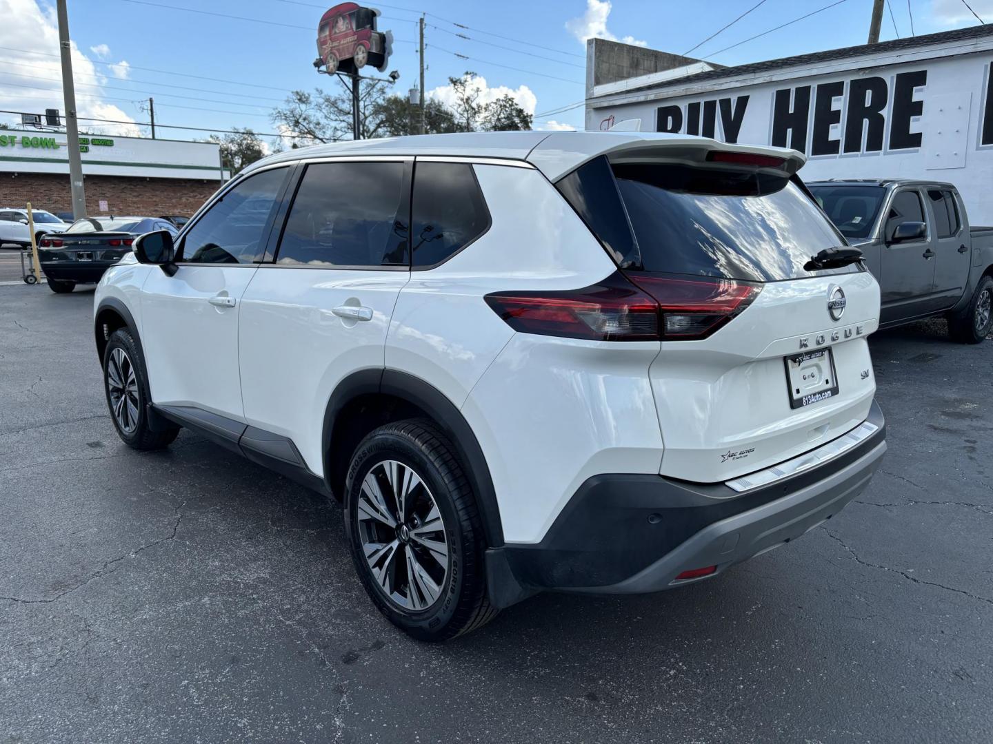 2021 Nissan Rogue SV (JN8AT3BA1MW) with an 2.5L L4 DOHC 16V engine, CVT transmission, located at 6112 N Florida Avenue, Tampa, FL, 33604, (888) 521-5131, 27.954929, -82.459534 - Photo#4