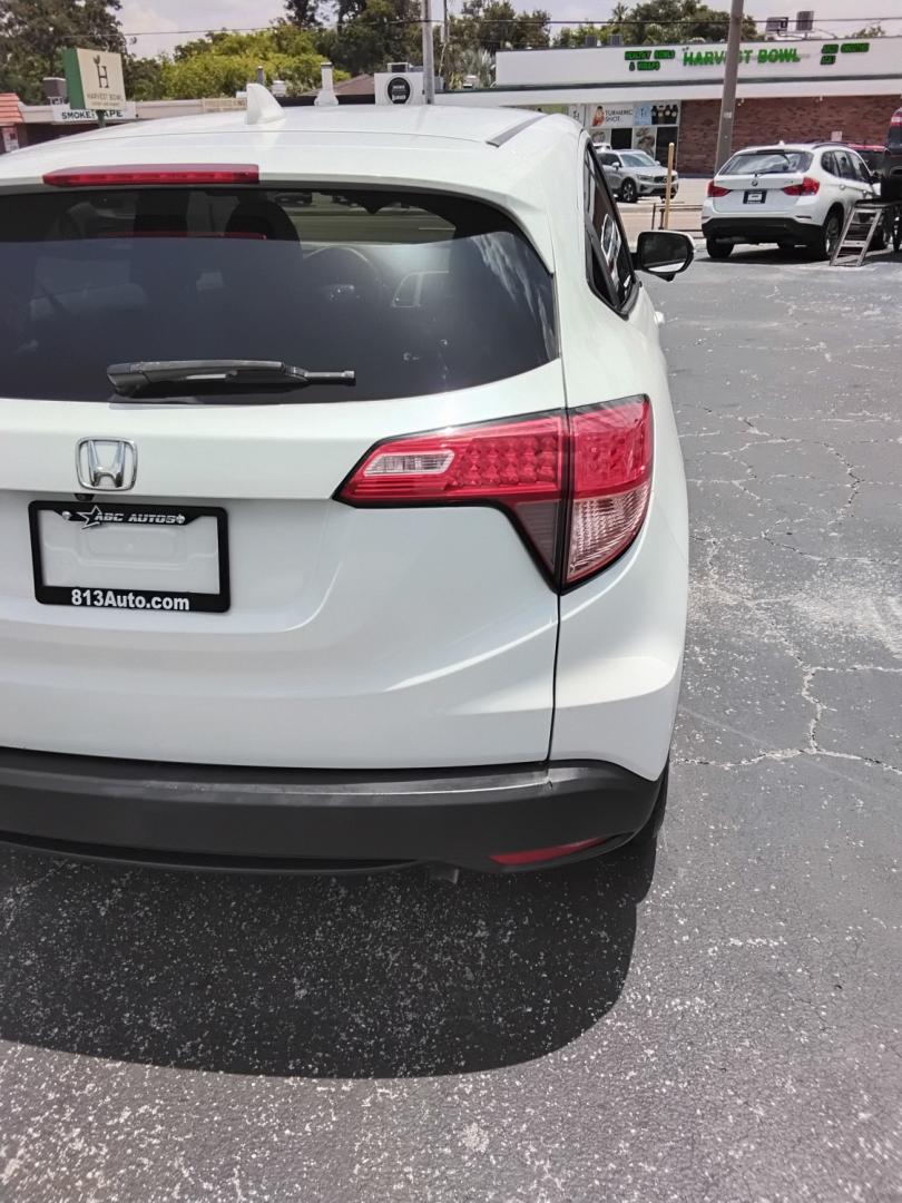 2016 White /Beige Honda HR-V EX 2WD CVT (3CZRU5H53GM) with an 1.8L L4 DOHC 16V engine, Continuously Variable Transmission transmission, located at 6112 N Florida Avenue, Tampa, FL, 33604, (888) 521-5131, 27.954929, -82.459534 - $499 down plus tax & tag.- Photo#11