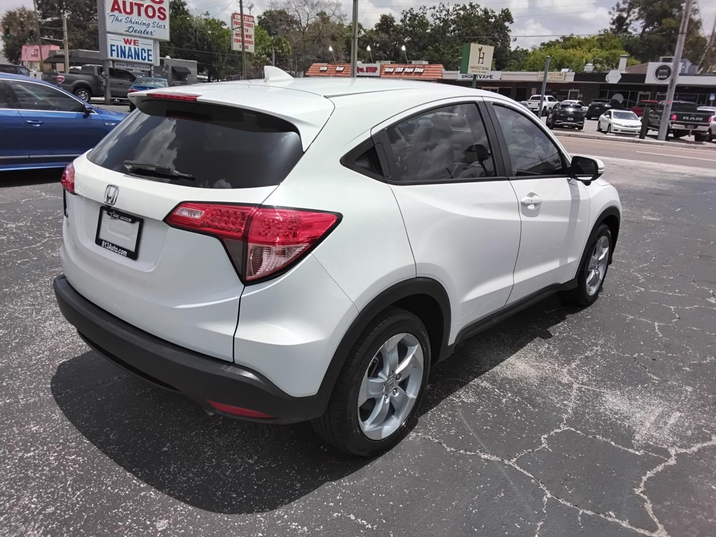 2016 White /Beige Honda HR-V EX 2WD CVT (3CZRU5H53GM) with an 1.8L L4 DOHC 16V engine, Continuously Variable Transmission transmission, located at 6112 N Florida Avenue, Tampa, FL, 33604, (888) 521-5131, 27.954929, -82.459534 - $499 down plus tax & tag.- Photo#7