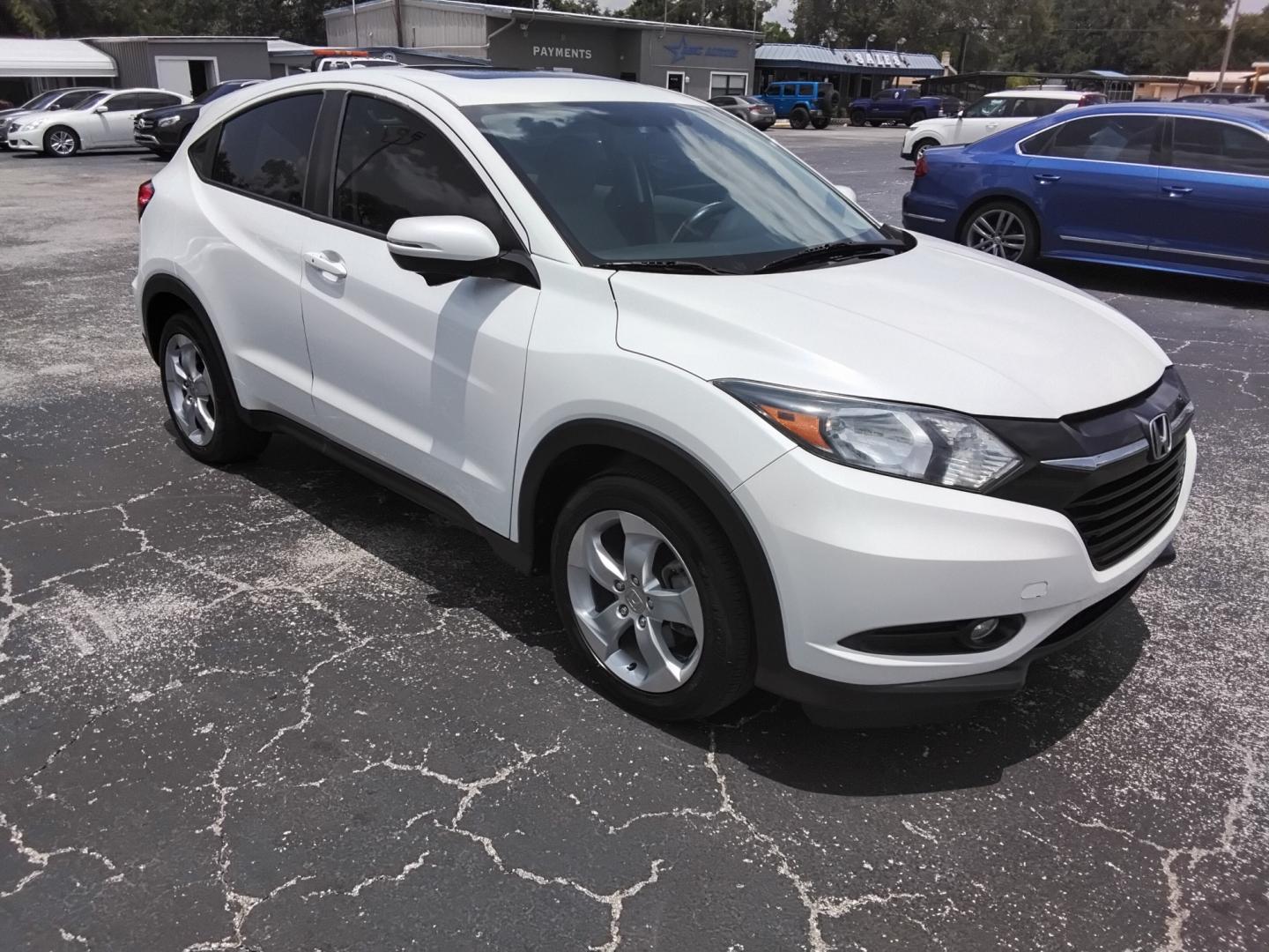 2016 White /Beige Honda HR-V EX 2WD CVT (3CZRU5H53GM) with an 1.8L L4 DOHC 16V engine, Continuously Variable Transmission transmission, located at 6112 N Florida Avenue, Tampa, FL, 33604, (888) 521-5131, 27.954929, -82.459534 - $499 down plus tax & tag.- Photo#6