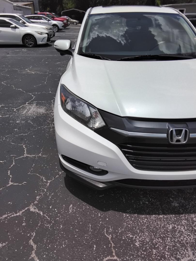 2016 White /Beige Honda HR-V EX 2WD CVT (3CZRU5H53GM) with an 1.8L L4 DOHC 16V engine, Continuously Variable Transmission transmission, located at 6112 N Florida Avenue, Tampa, FL, 33604, (888) 521-5131, 27.954929, -82.459534 - $499 down plus tax & tag.- Photo#3
