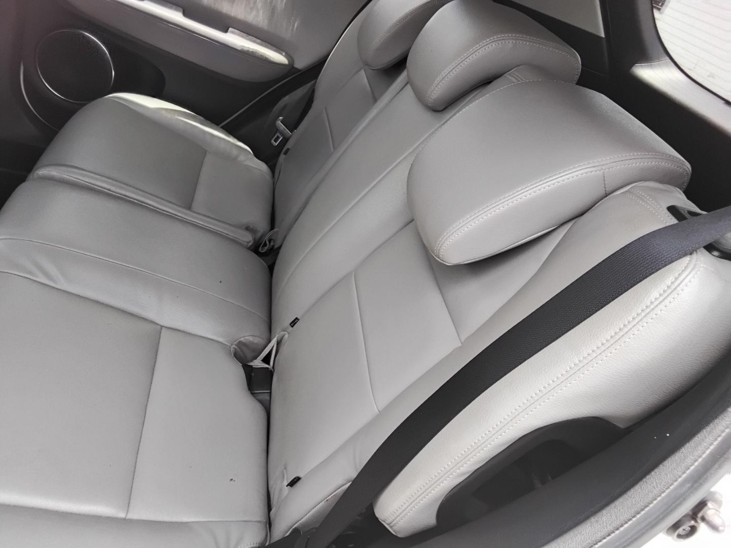 2016 White /Beige Honda HR-V EX 2WD CVT (3CZRU5H53GM) with an 1.8L L4 DOHC 16V engine, Continuously Variable Transmission transmission, located at 6112 N Florida Avenue, Tampa, FL, 33604, (888) 521-5131, 27.954929, -82.459534 - $499 down plus tax & tag.- Photo#17