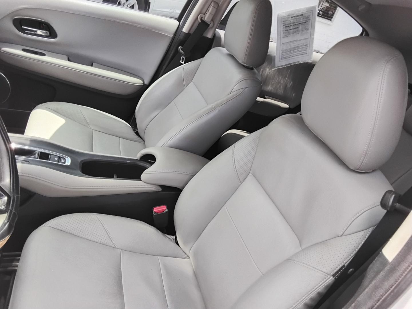 2016 White /Beige Honda HR-V EX 2WD CVT (3CZRU5H53GM) with an 1.8L L4 DOHC 16V engine, Continuously Variable Transmission transmission, located at 6112 N Florida Avenue, Tampa, FL, 33604, (888) 521-5131, 27.954929, -82.459534 - $499 down plus tax & tag.- Photo#16