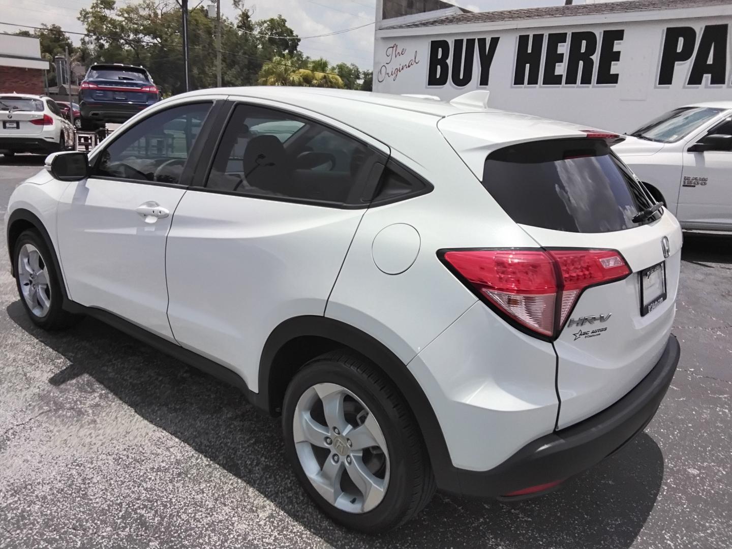 2016 White /Beige Honda HR-V EX 2WD CVT (3CZRU5H53GM) with an 1.8L L4 DOHC 16V engine, Continuously Variable Transmission transmission, located at 6112 N Florida Avenue, Tampa, FL, 33604, (888) 521-5131, 27.954929, -82.459534 - $499 down plus tax & tag.- Photo#8