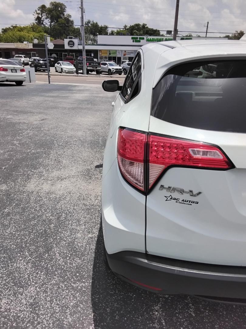 2016 White /Beige Honda HR-V EX 2WD CVT (3CZRU5H53GM) with an 1.8L L4 DOHC 16V engine, Continuously Variable Transmission transmission, located at 6112 N Florida Avenue, Tampa, FL, 33604, (888) 521-5131, 27.954929, -82.459534 - $499 down plus tax & tag.- Photo#12
