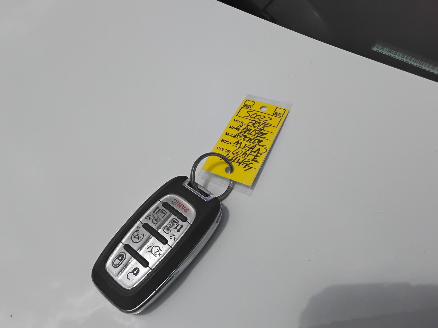 2018 White /Beige Chrysler Pacifica Touring-L (2C4RC1BGXJR) with an 3.6L V6 DOHC 24V engine, 9A transmission, located at 6112 N Florida Avenue, Tampa, FL, 33604, (888) 521-5131, 27.954929, -82.459534 - $499 down plus tax & tag.- Photo#11