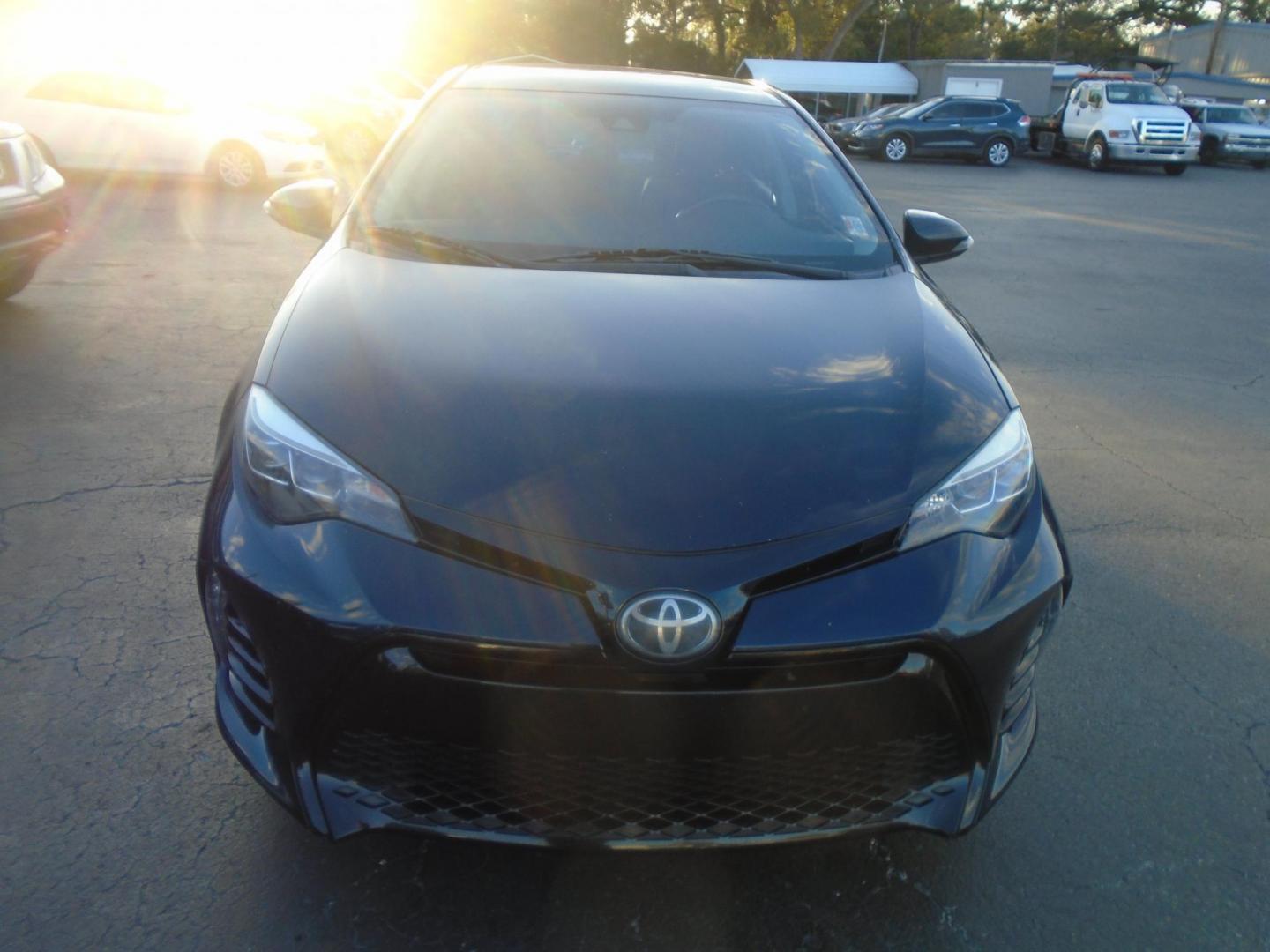 2018 Toyota Corolla SE 6M (5YFBURHE7JP) with an 1.8L L4 DOHC 16V engine, 6M transmission, located at 6112 N Florida Avenue, Tampa, FL, 33604, (888) 521-5131, 27.954929, -82.459534 - Photo#1