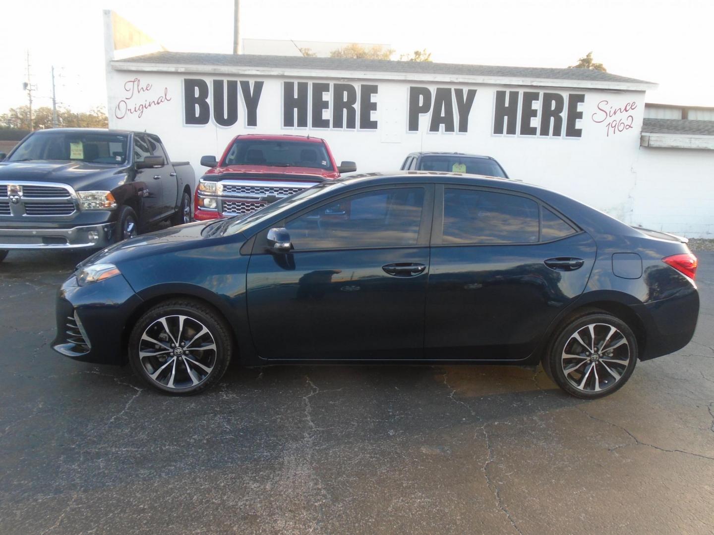 2018 Toyota Corolla SE 6M (5YFBURHE7JP) with an 1.8L L4 DOHC 16V engine, 6M transmission, located at 6112 N Florida Avenue, Tampa, FL, 33604, (888) 521-5131, 27.954929, -82.459534 - Photo#2