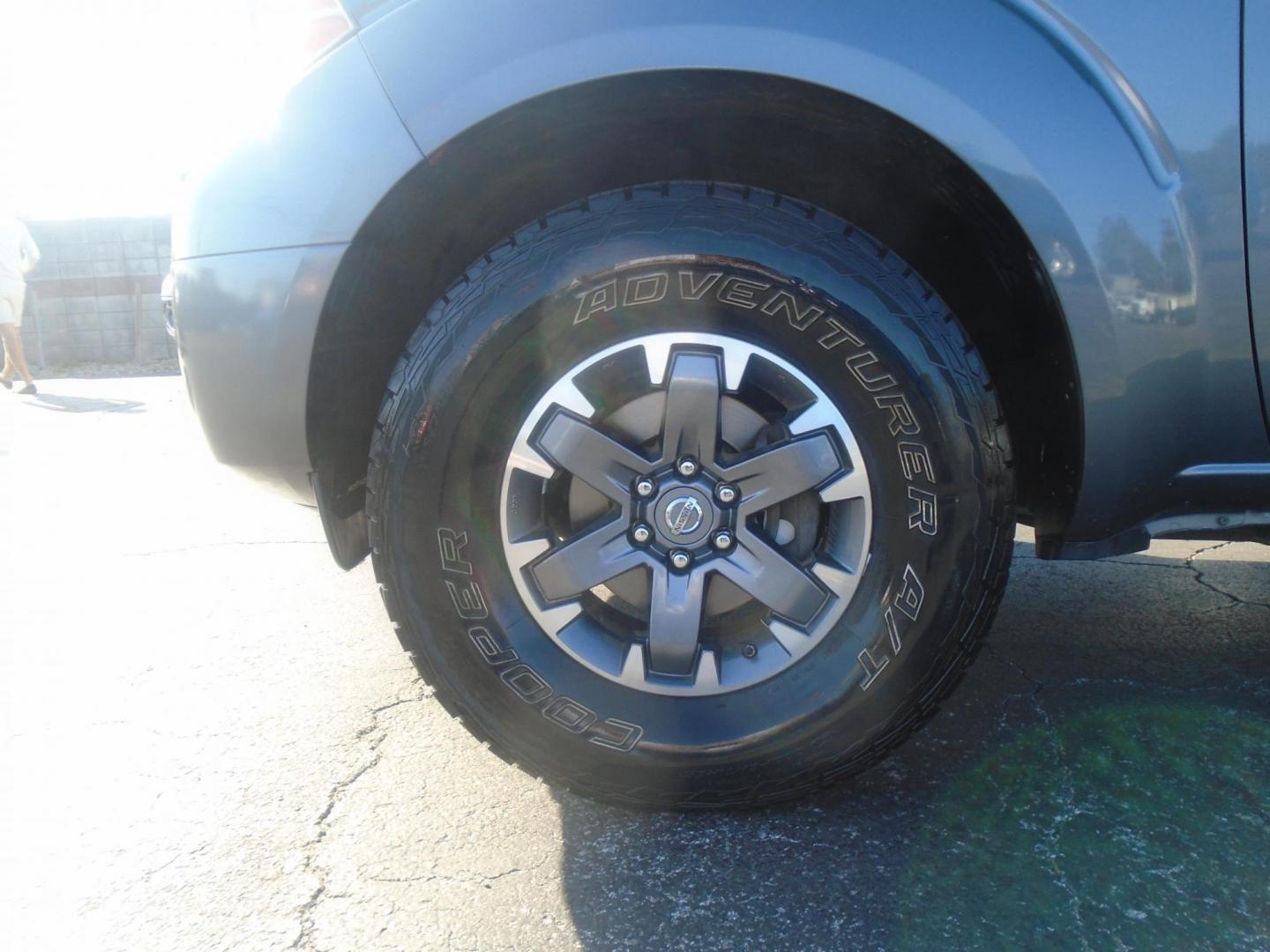 2016 Nissan Frontier S Crew Cab 5AT 2WD (1N6AD0ER0GN) with an 4.0L V6 DOHC 24V engine, 5A transmission, located at 6112 N Florida Avenue, Tampa, FL, 33604, (888) 521-5131, 27.954929, -82.459534 - Photo#8