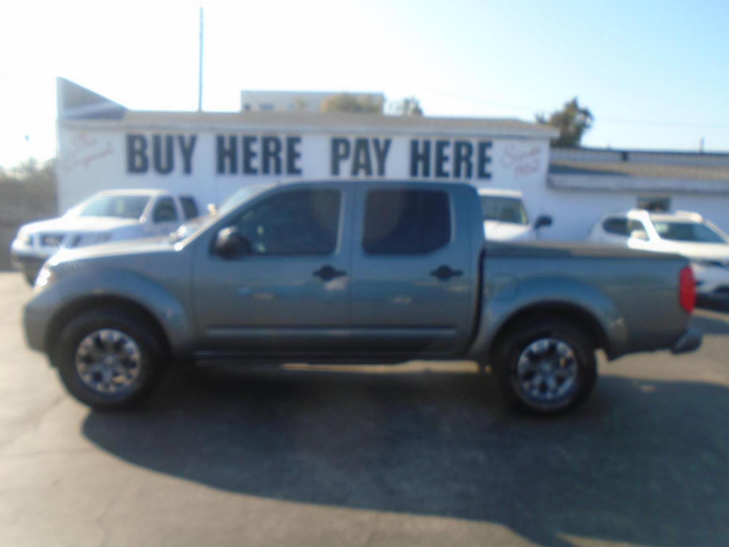 2016 Nissan Frontier S Crew Cab 5AT 2WD (1N6AD0ER0GN) with an 4.0L V6 DOHC 24V engine, 5A transmission, located at 6112 N Florida Avenue, Tampa, FL, 33604, (888) 521-5131, 27.954929, -82.459534 - Photo#0