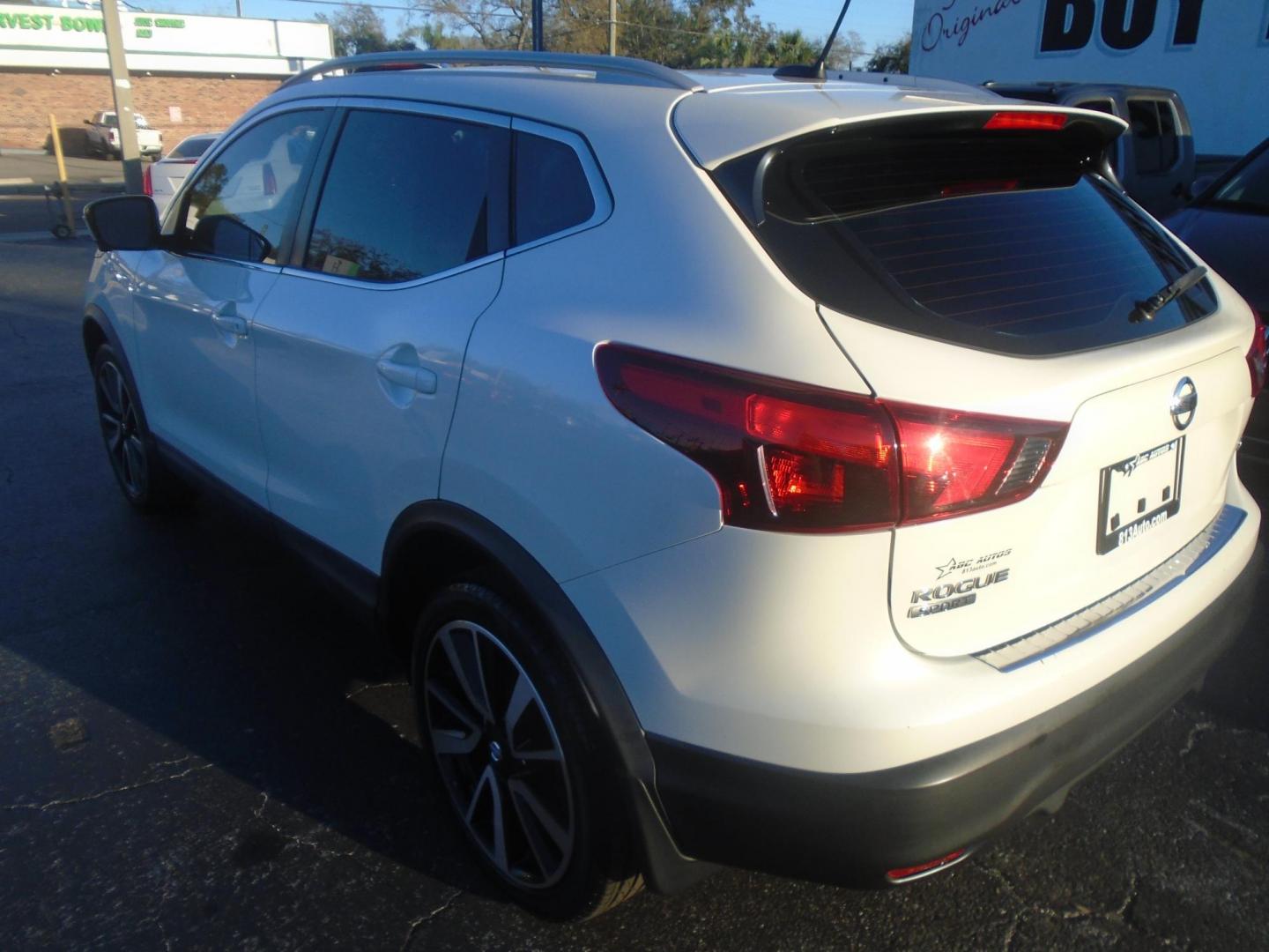 2017 Nissan Rogue Sport SL (JN1BJ1CP5HW) with an 2.0L L4 DOHC 16V engine, CVT transmission, located at 6112 N Florida Avenue, Tampa, FL, 33604, (888) 521-5131, 27.954929, -82.459534 - Photo#3