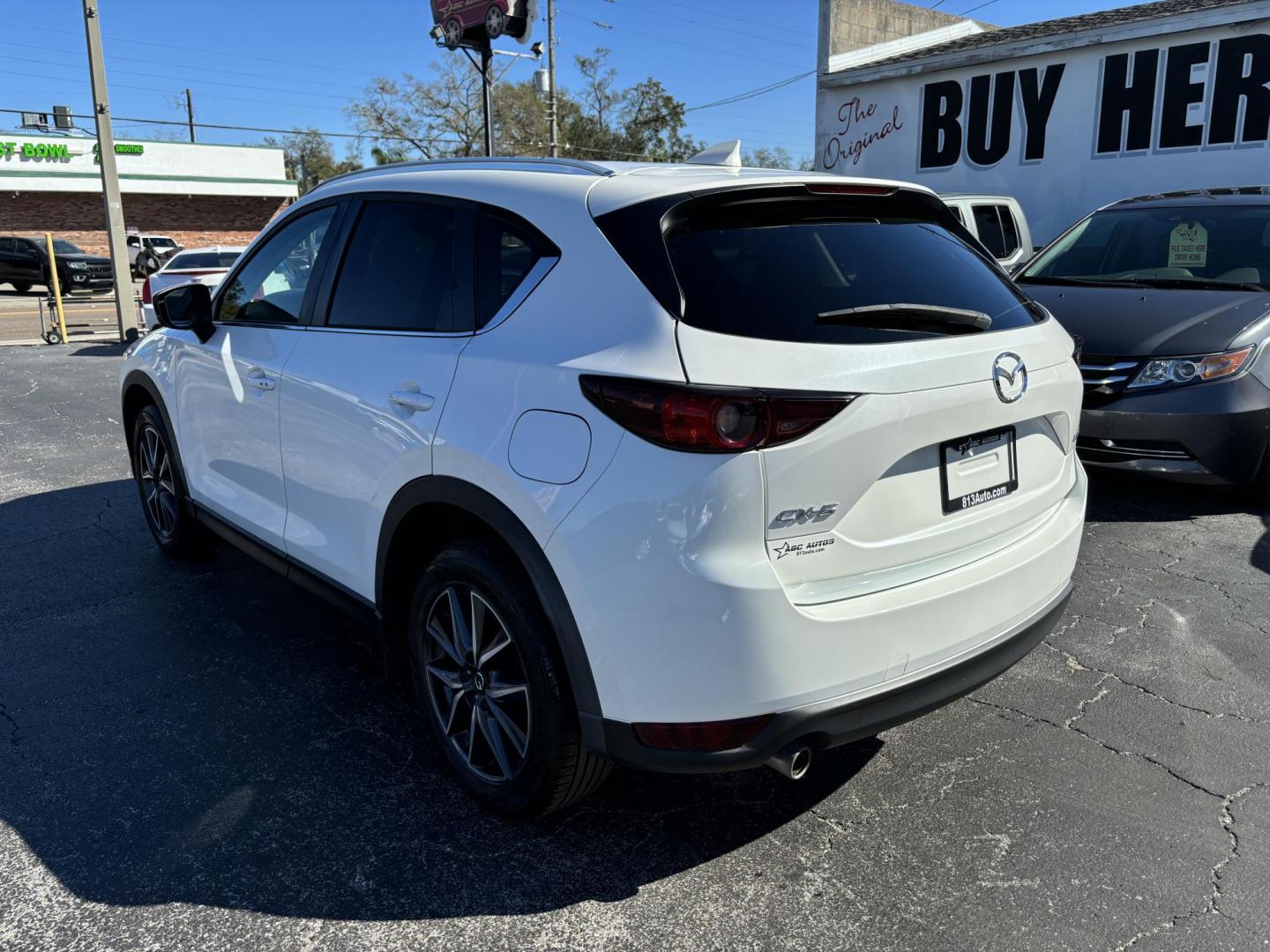 2018 Mazda CX-5 Touring (JM3KFACM9J1) with an 2.5L L4 DOHC 16V engine, 6A transmission, located at 6112 N Florida Avenue, Tampa, FL, 33604, (888) 521-5131, 27.954929, -82.459534 - Photo#4