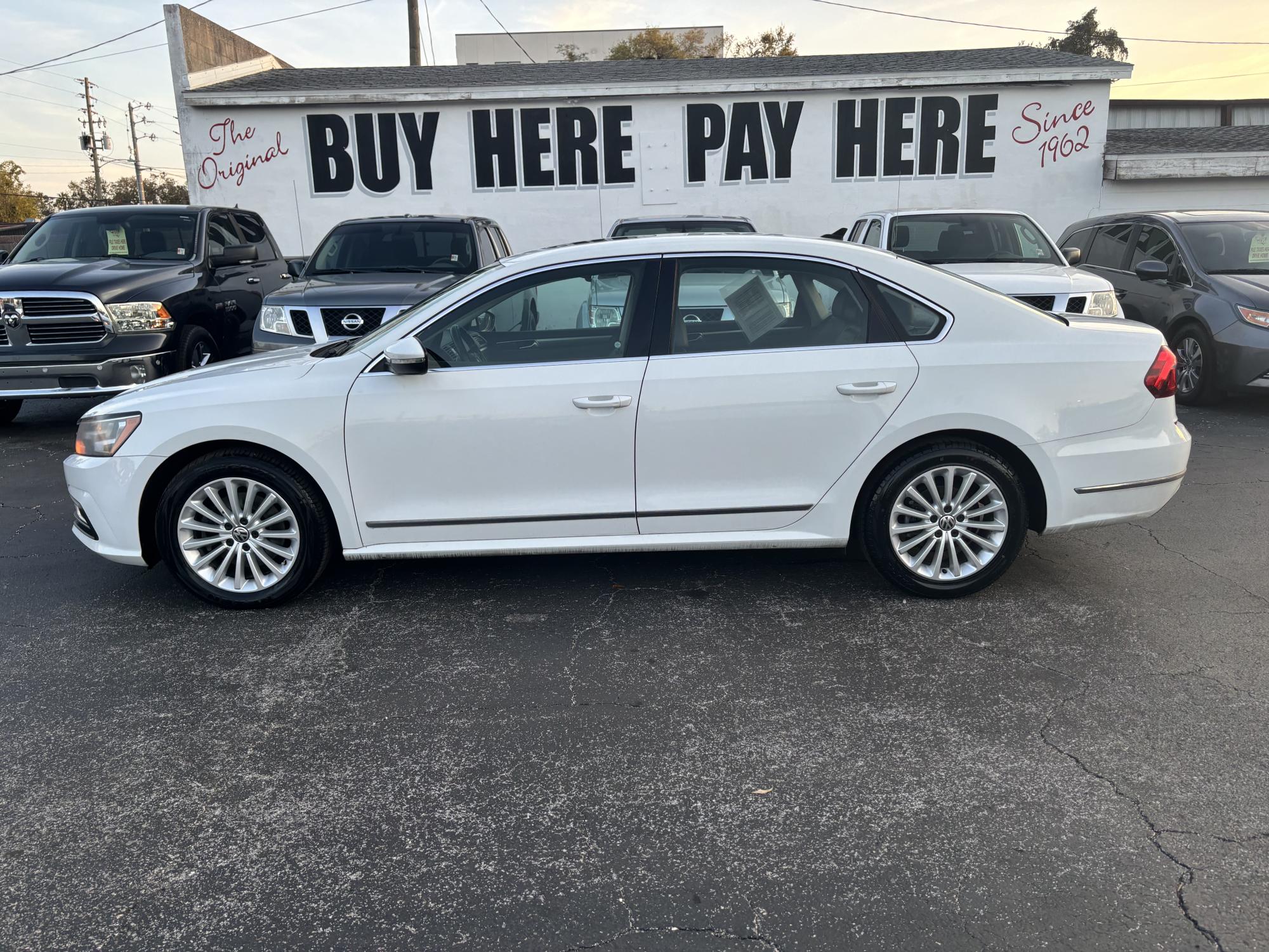 photo of 2017 Volkswagen Passat SE 6A