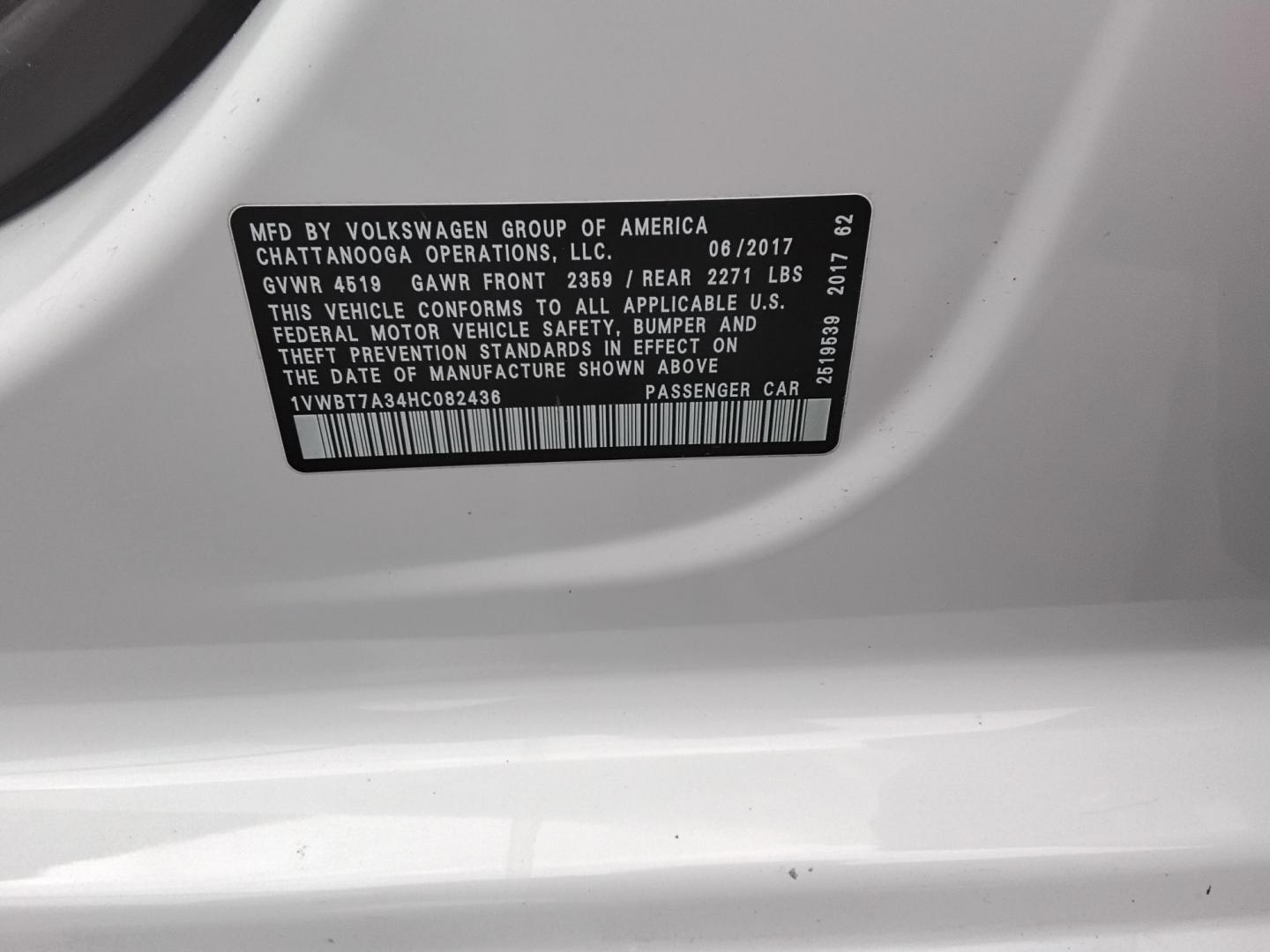 2017 White /Black Volkswagen Passat SE 6A (1VWBT7A34HC) with an 1.8L L4 TURBO DIESEL engine, 6A transmission, located at 6112 N Florida Avenue, Tampa, FL, 33604, (888) 521-5131, 27.954929, -82.459534 - $499 down plus tax & tag.- Photo#21