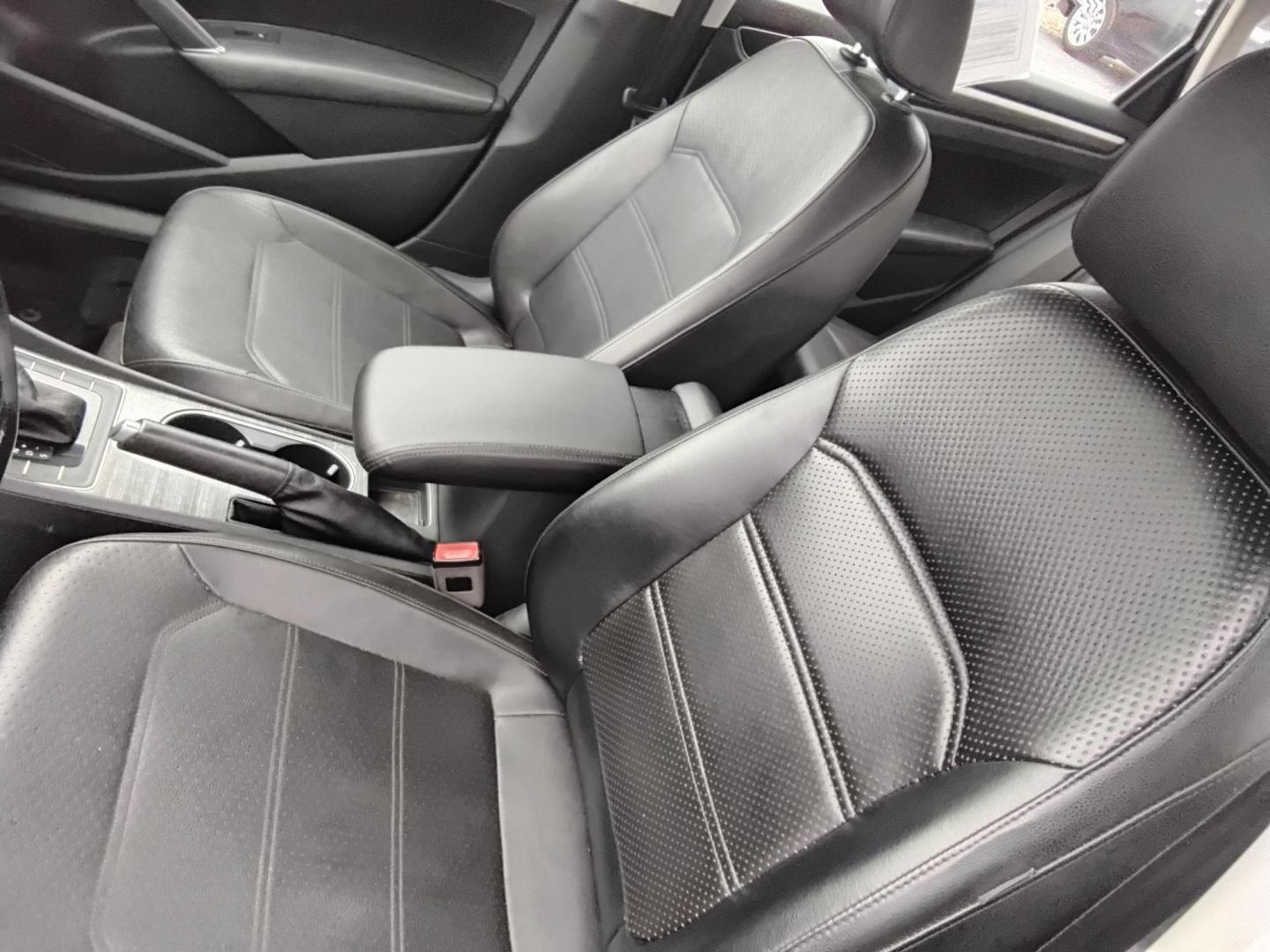 2017 White /Black Volkswagen Passat SE 6A (1VWBT7A34HC) with an 1.8L L4 TURBO DIESEL engine, 6A transmission, located at 6112 N Florida Avenue, Tampa, FL, 33604, (888) 521-5131, 27.954929, -82.459534 - $499 down plus tax & tag.- Photo#15