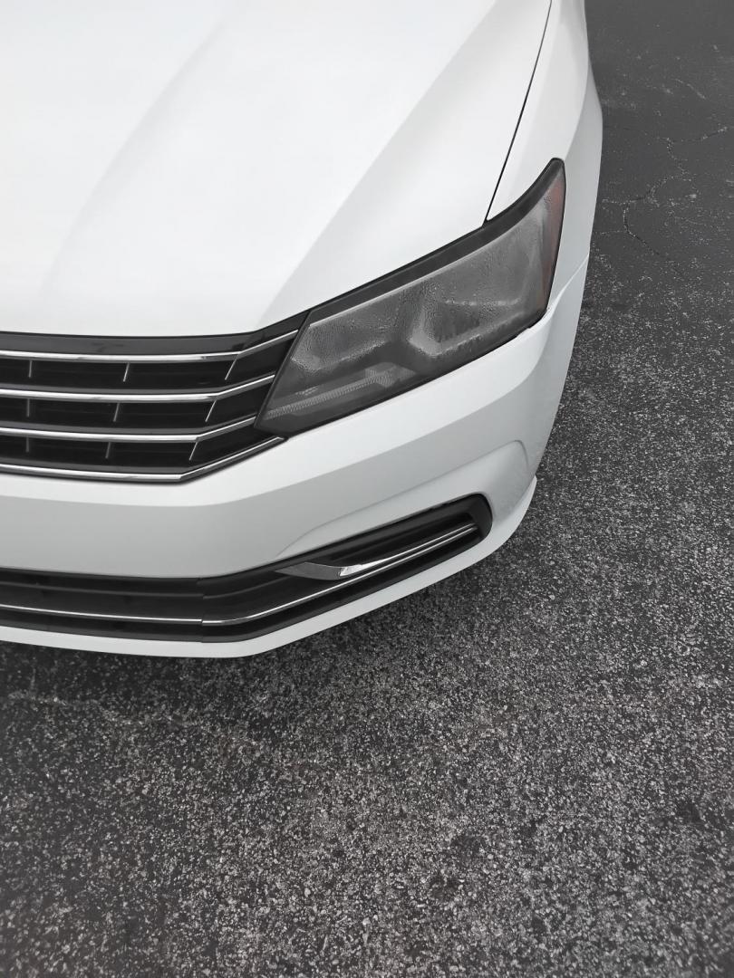 2017 White /Black Volkswagen Passat SE 6A (1VWBT7A34HC) with an 1.8L L4 TURBO DIESEL engine, 6A transmission, located at 6112 N Florida Avenue, Tampa, FL, 33604, (888) 521-5131, 27.954929, -82.459534 - $499 down plus tax & tag.- Photo#7