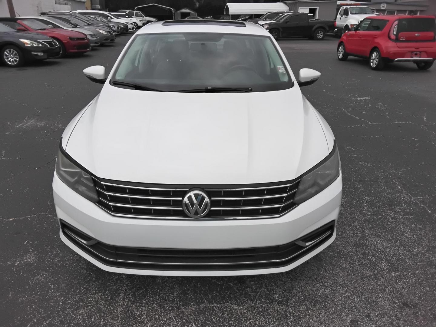 2017 White /Black Volkswagen Passat SE 6A (1VWBT7A34HC) with an 1.8L L4 TURBO DIESEL engine, 6A transmission, located at 6112 N Florida Avenue, Tampa, FL, 33604, (888) 521-5131, 27.954929, -82.459534 - $499 down plus tax & tag.- Photo#2