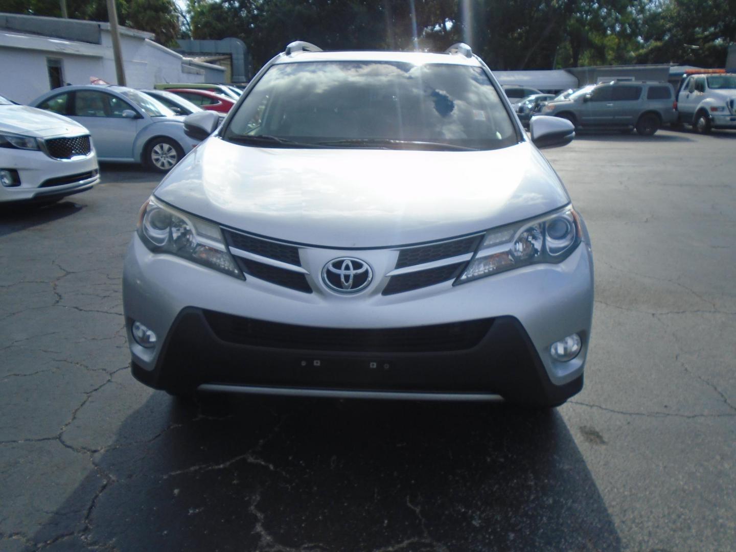 2013 SILVER /Grey Toyota RAV4 XLE FWD (JTMWFREV5D5) with an 2.5L L4 DOHC 16V engine, 6-Speed Automatic transmission, located at 6112 N Florida Avenue, Tampa, FL, 33604, (888) 521-5131, 27.954929, -82.459534 - 499$ DOWN PLUS TAX & TAG. - Photo#5