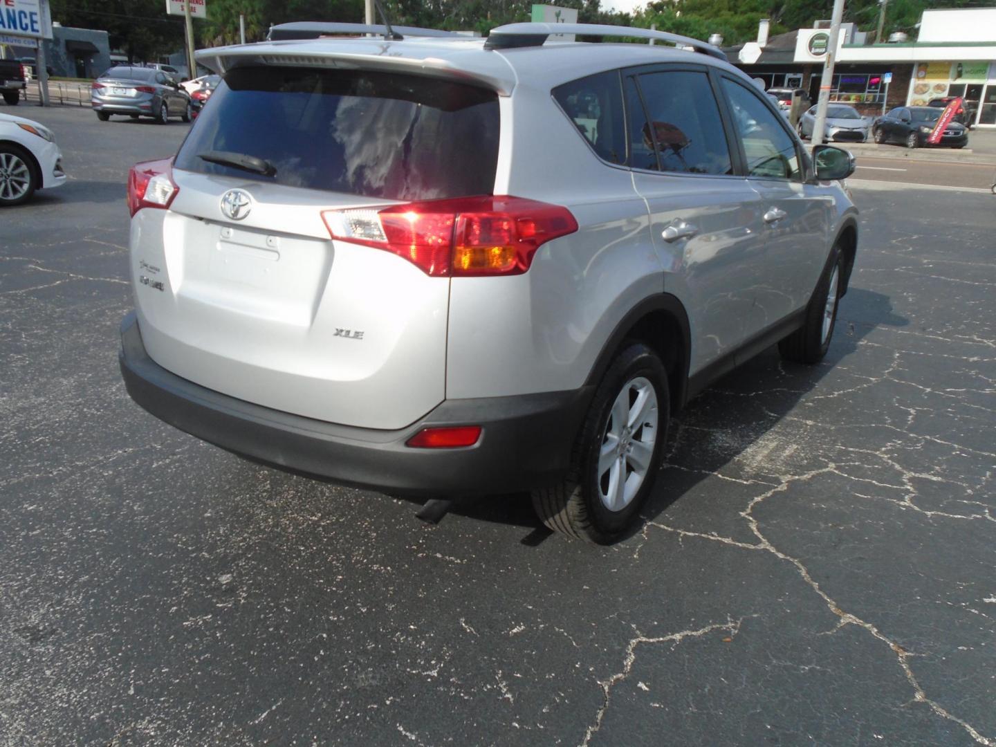 2013 SILVER /Grey Toyota RAV4 XLE FWD (JTMWFREV5D5) with an 2.5L L4 DOHC 16V engine, 6-Speed Automatic transmission, located at 6112 N Florida Avenue, Tampa, FL, 33604, (888) 521-5131, 27.954929, -82.459534 - 499$ DOWN PLUS TAX & TAG. - Photo#18