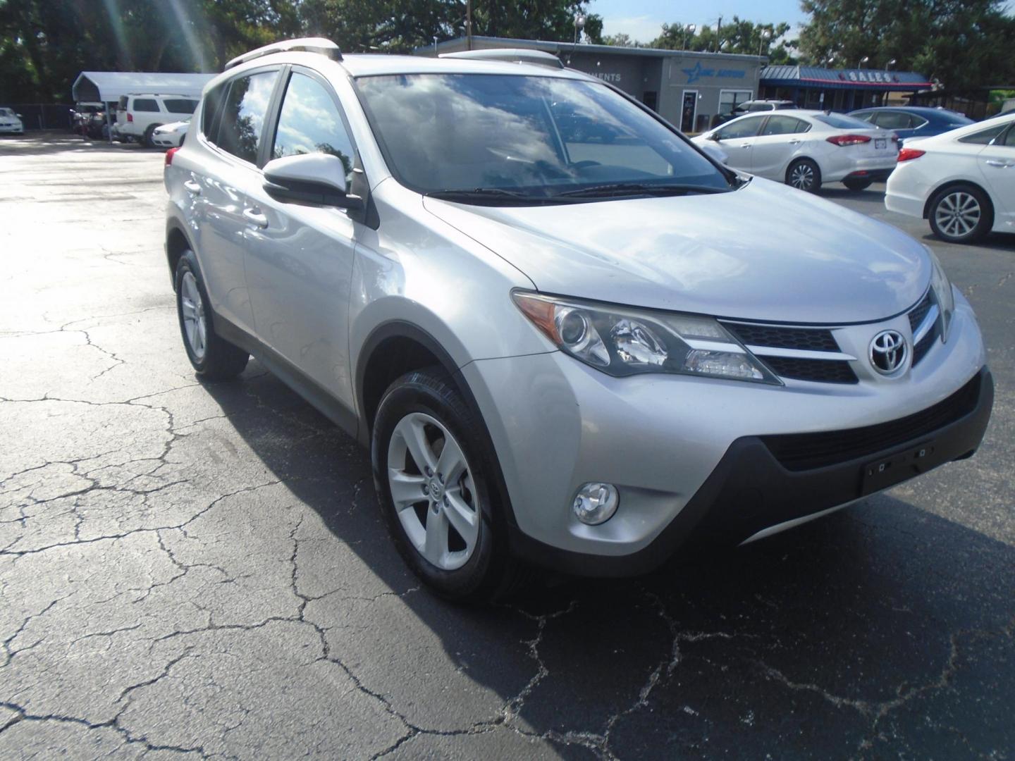 2013 SILVER /Grey Toyota RAV4 XLE FWD (JTMWFREV5D5) with an 2.5L L4 DOHC 16V engine, 6-Speed Automatic transmission, located at 6112 N Florida Avenue, Tampa, FL, 33604, (888) 521-5131, 27.954929, -82.459534 - 499$ DOWN PLUS TAX & TAG. - Photo#10