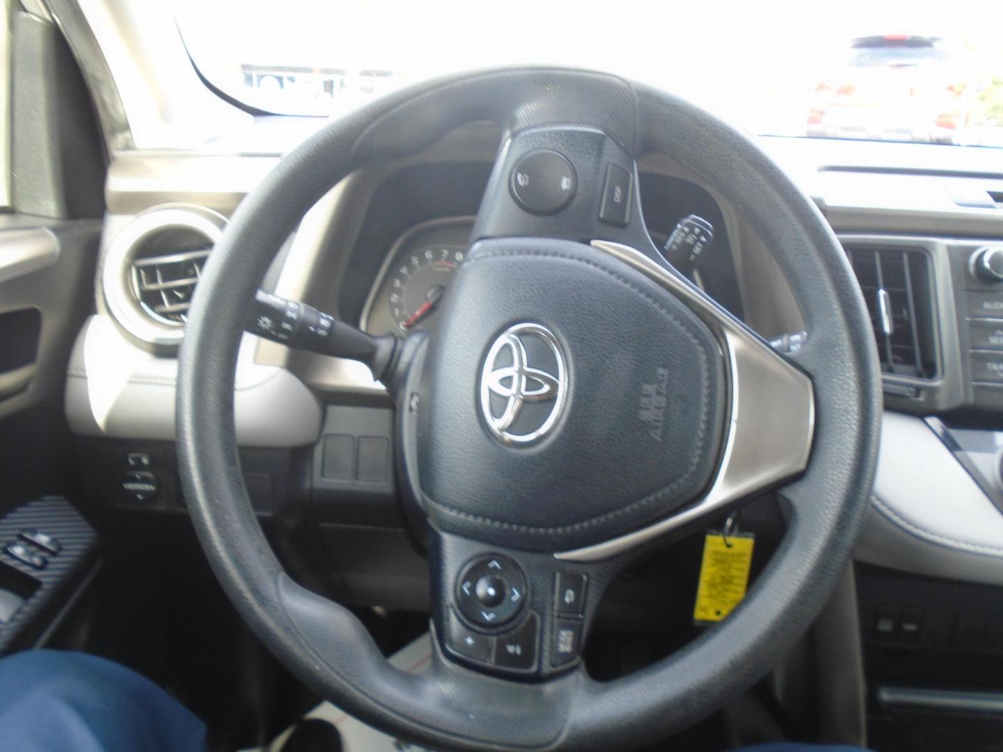 2013 SILVER /Grey Toyota RAV4 XLE FWD (JTMWFREV5D5) with an 2.5L L4 DOHC 16V engine, 6-Speed Automatic transmission, located at 6112 N Florida Avenue, Tampa, FL, 33604, (888) 521-5131, 27.954929, -82.459534 - 499$ DOWN PLUS TAX & TAG. - Photo#23