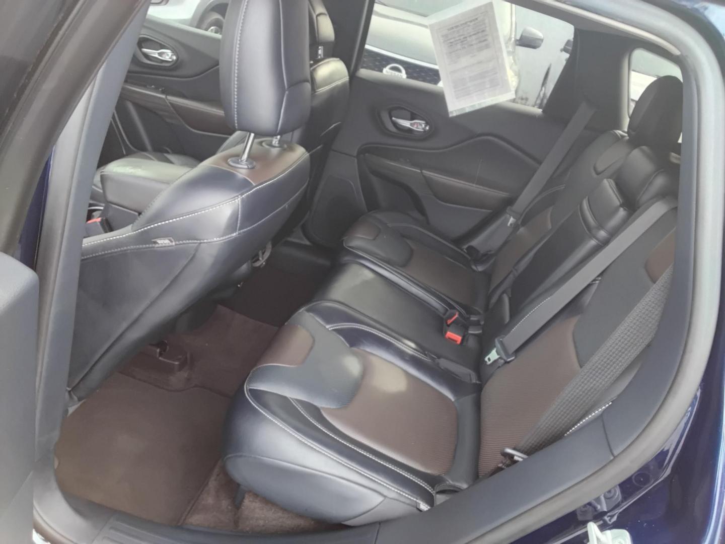 2015 DK BLUE /Black Jeep Cherokee Limited FWD (1C4PJLDS9FW) with an 3.2L V6 DOHC 24V engine, 9-Speed Automatic transmission, located at 6112 N Florida Avenue, Tampa, FL, 33604, (888) 521-5131, 27.954929, -82.459534 - $499 DOWN PLUS TAX & TAG. - Photo#12