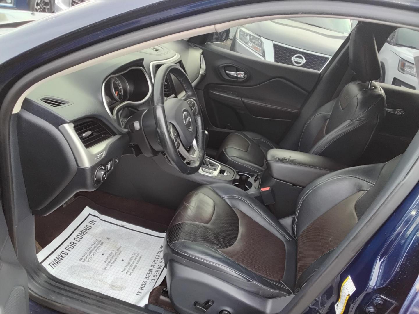 2015 DK BLUE /Black Jeep Cherokee Limited FWD (1C4PJLDS9FW) with an 3.2L V6 DOHC 24V engine, 9-Speed Automatic transmission, located at 6112 N Florida Avenue, Tampa, FL, 33604, (888) 521-5131, 27.954929, -82.459534 - $499 DOWN PLUS TAX & TAG. - Photo#11