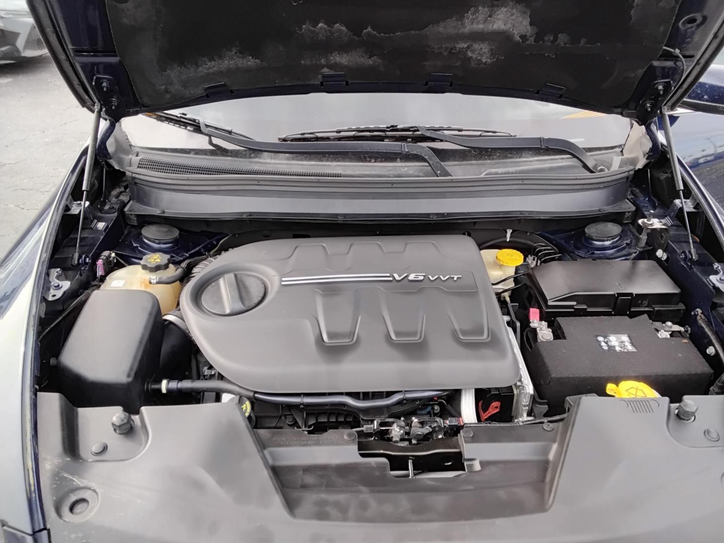 2015 DK BLUE /Black Jeep Cherokee Limited FWD (1C4PJLDS9FW) with an 3.2L V6 DOHC 24V engine, 9-Speed Automatic transmission, located at 6112 N Florida Avenue, Tampa, FL, 33604, (888) 521-5131, 27.954929, -82.459534 - $499 DOWN PLUS TAX & TAG. - Photo#14