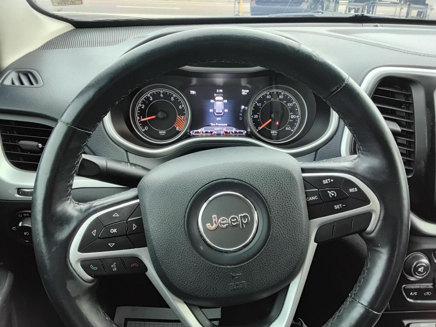 2015 DK BLUE /Black Jeep Cherokee Limited FWD (1C4PJLDS9FW) with an 3.2L V6 DOHC 24V engine, 9-Speed Automatic transmission, located at 6112 N Florida Avenue, Tampa, FL, 33604, (888) 521-5131, 27.954929, -82.459534 - $499 DOWN PLUS TAX & TAG. - Photo#9