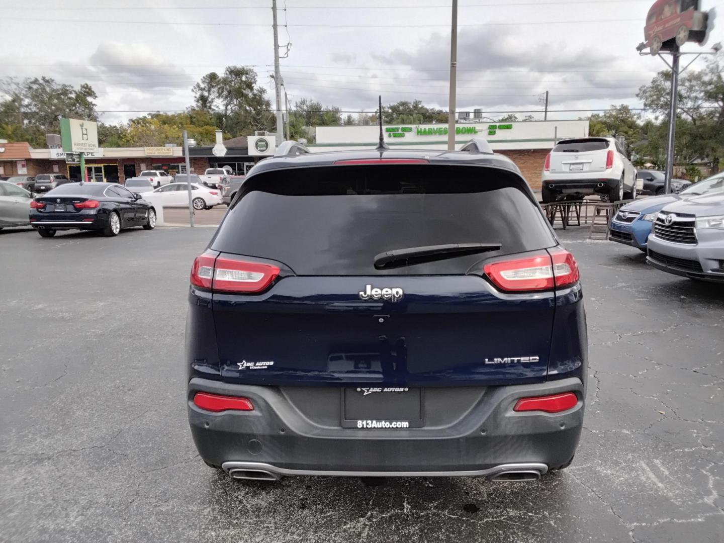 2015 DK BLUE /Black Jeep Cherokee Limited FWD (1C4PJLDS9FW) with an 3.2L V6 DOHC 24V engine, 9-Speed Automatic transmission, located at 6112 N Florida Avenue, Tampa, FL, 33604, (888) 521-5131, 27.954929, -82.459534 - $499 DOWN PLUS TAX & TAG. - Photo#7
