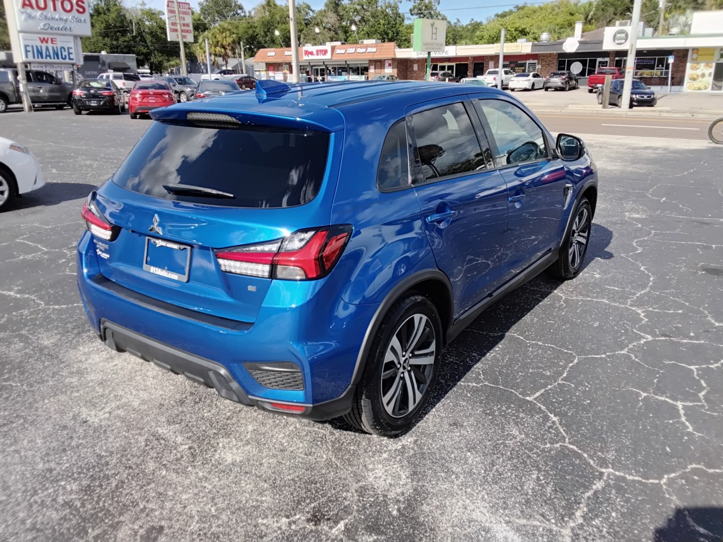 2020 BLUE /GREY Mitsubishi Outlander Sport 2.0 ES CVT (JA4AP4AU0LU) with an 2.0L L4 DOHC 16V engine, CVT transmission, located at 6112 N Florida Avenue, Tampa, FL, 33604, (888) 521-5131, 27.954929, -82.459534 - $499 DOWN PLUS TAX & TAG.- Photo#4