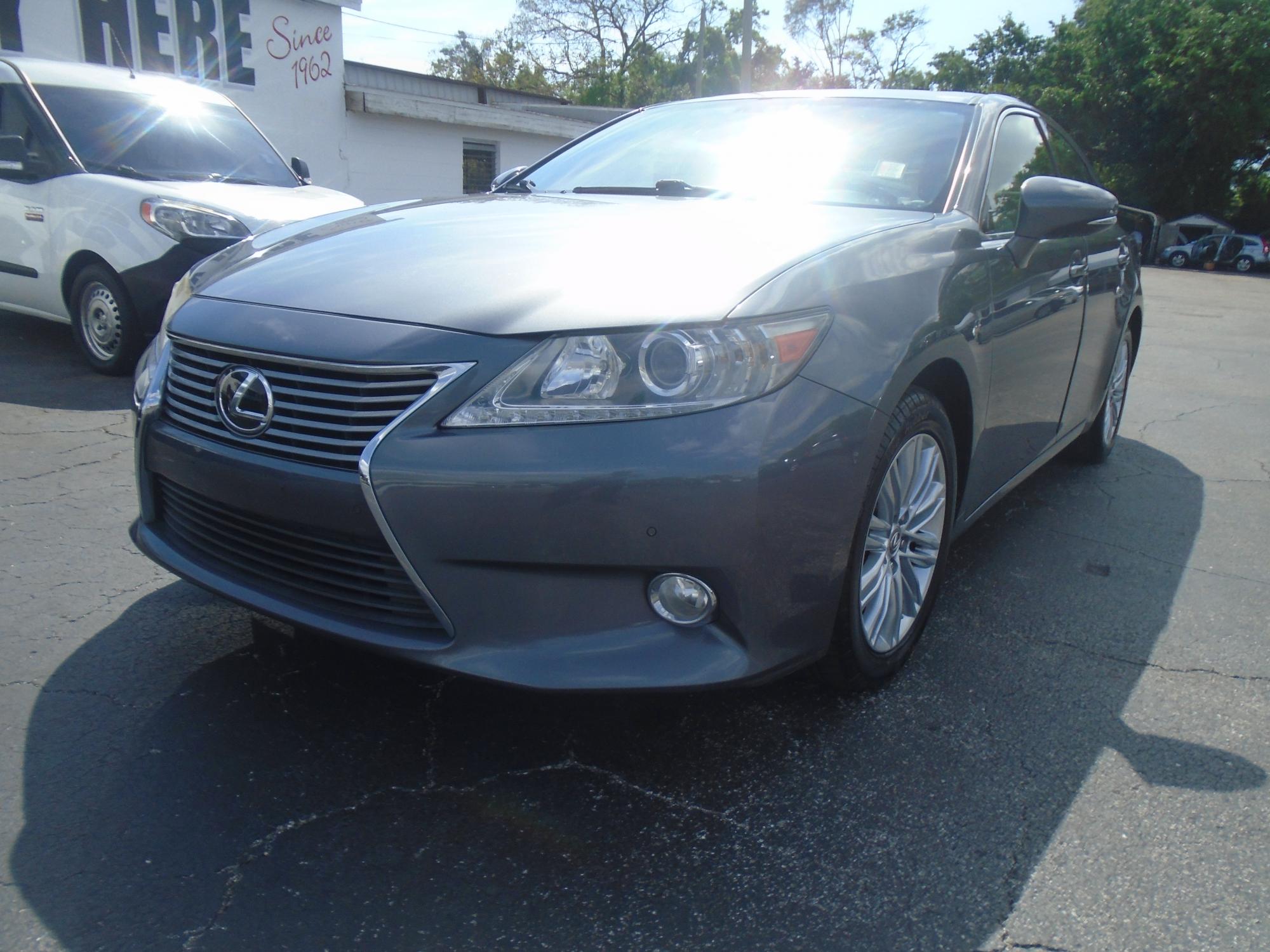 photo of 2013 Lexus ES 350 Sedan