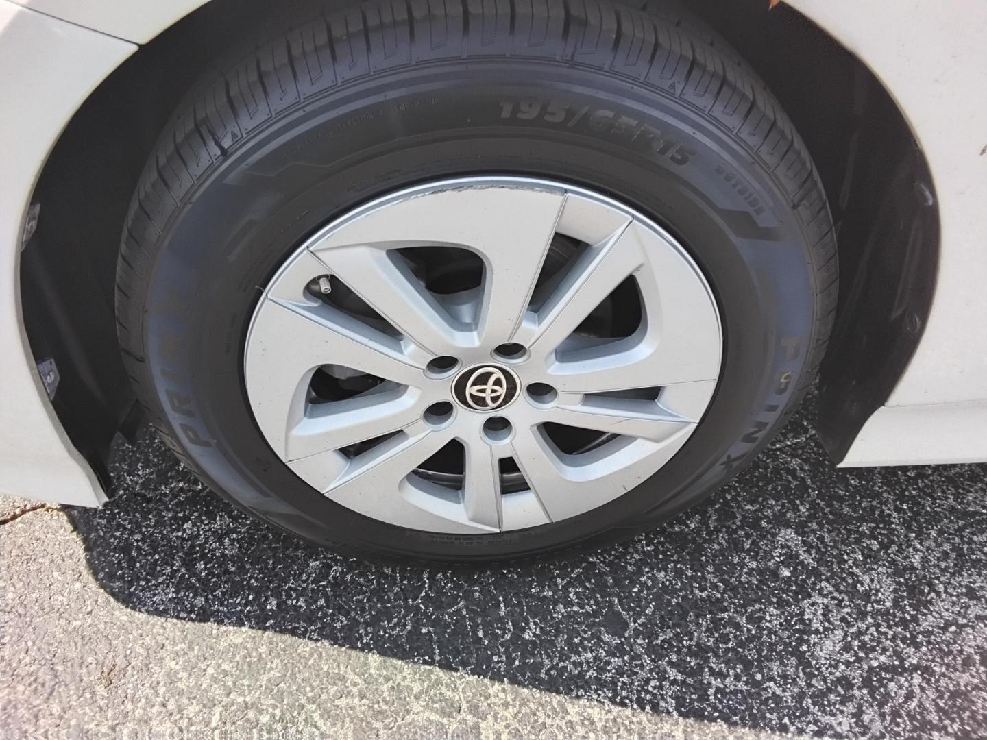 2016 White /Beige Toyota Prius Two (JTDKBRFU1G3) with an 1.8L L4 DOHC 16V HYBRID engine, CVT transmission, located at 6112 N Florida Avenue, Tampa, FL, 33604, (888) 521-5131, 27.954929, -82.459534 - $499 down plus tax & tag. - Photo#23