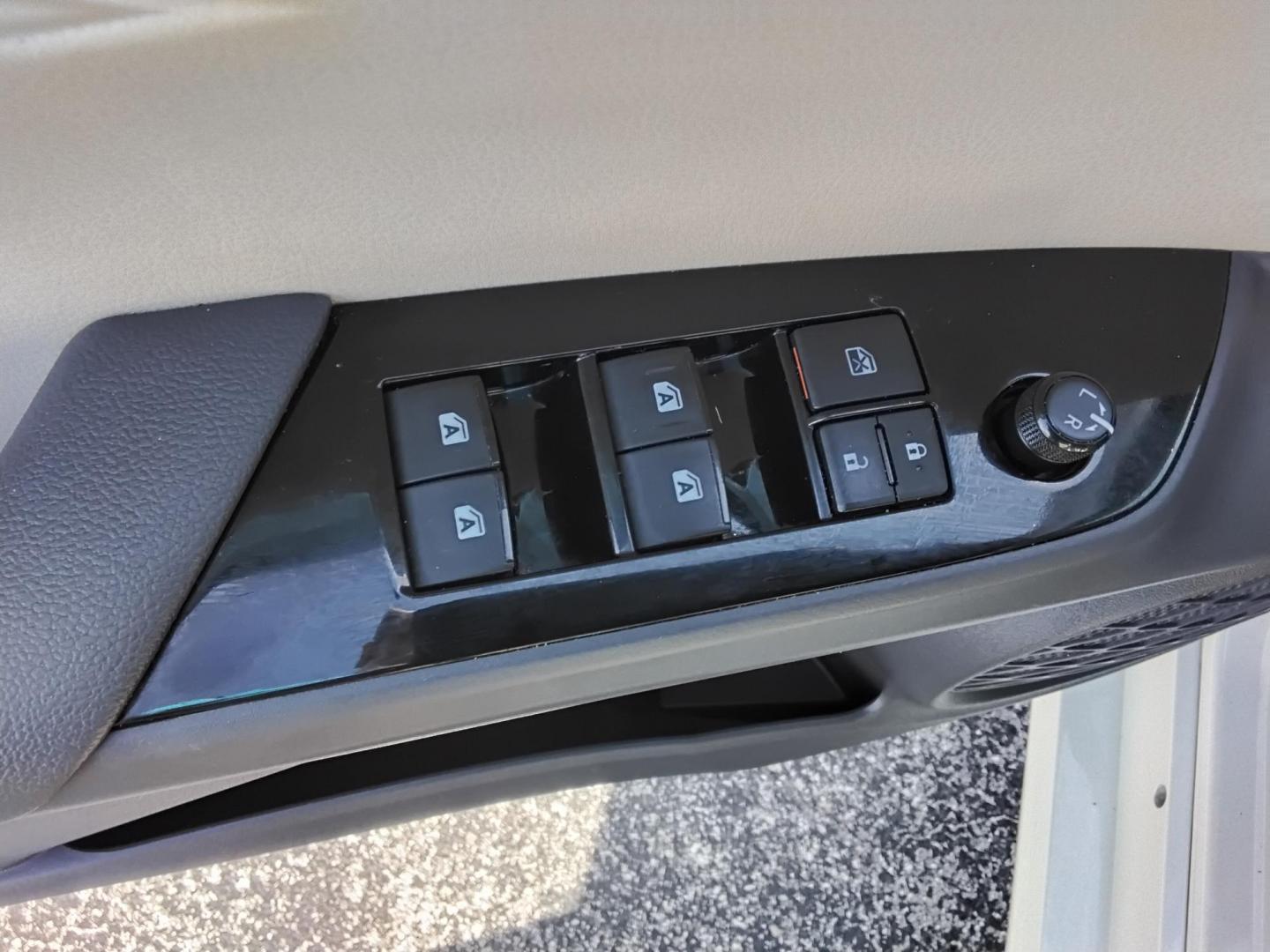 2016 White /Beige Toyota Prius Two (JTDKBRFU1G3) with an 1.8L L4 DOHC 16V HYBRID engine, CVT transmission, located at 6112 N Florida Avenue, Tampa, FL, 33604, (888) 521-5131, 27.954929, -82.459534 - $499 down plus tax & tag. - Photo#21