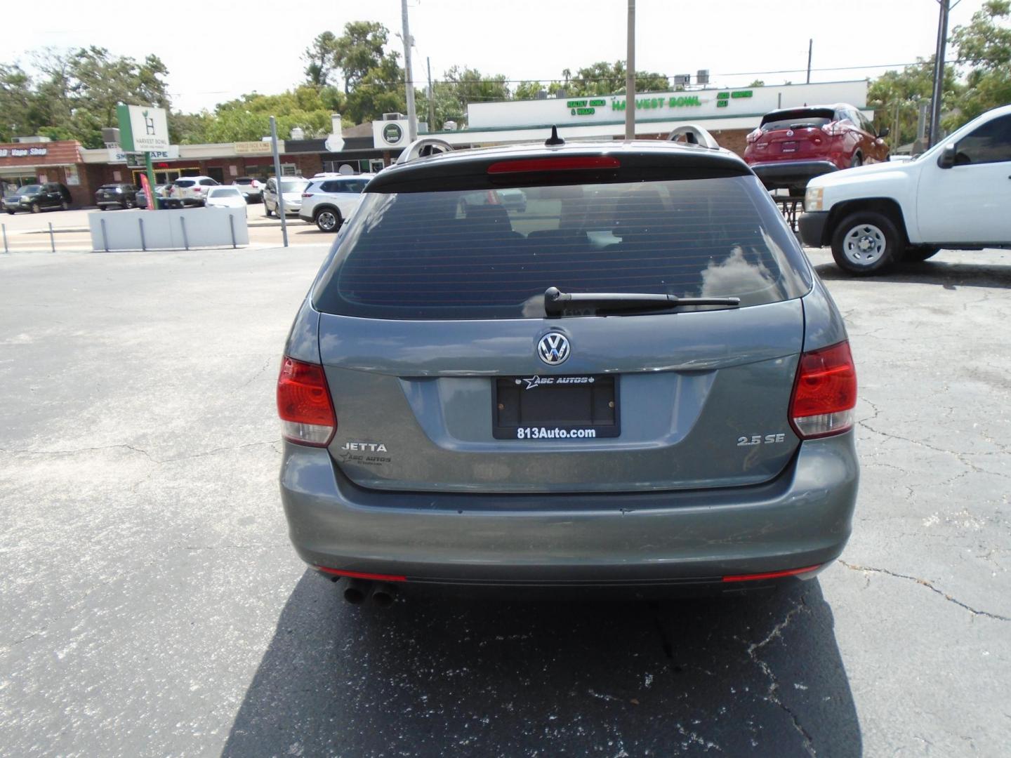 2014 Volkswagen Jetta SportWagen 2.5L SE PZEV (3VWPP7AJXEM) with an 2.5L L5 DOHC 20V engine, 6-Speed Automatic transmission, located at 6112 N Florida Avenue, Tampa, FL, 33604, (888) 521-5131, 27.954929, -82.459534 - 499 DOWN PLUS TAX & TAG. - Photo#4