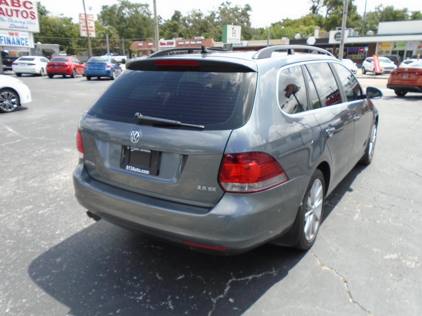 2014 Volkswagen Jetta SportWagen 2.5L SE PZEV (3VWPP7AJXEM) with an 2.5L L5 DOHC 20V engine, 6-Speed Automatic transmission, located at 6112 N Florida Avenue, Tampa, FL, 33604, (888) 521-5131, 27.954929, -82.459534 - 499 DOWN PLUS TAX & TAG. - Photo#5