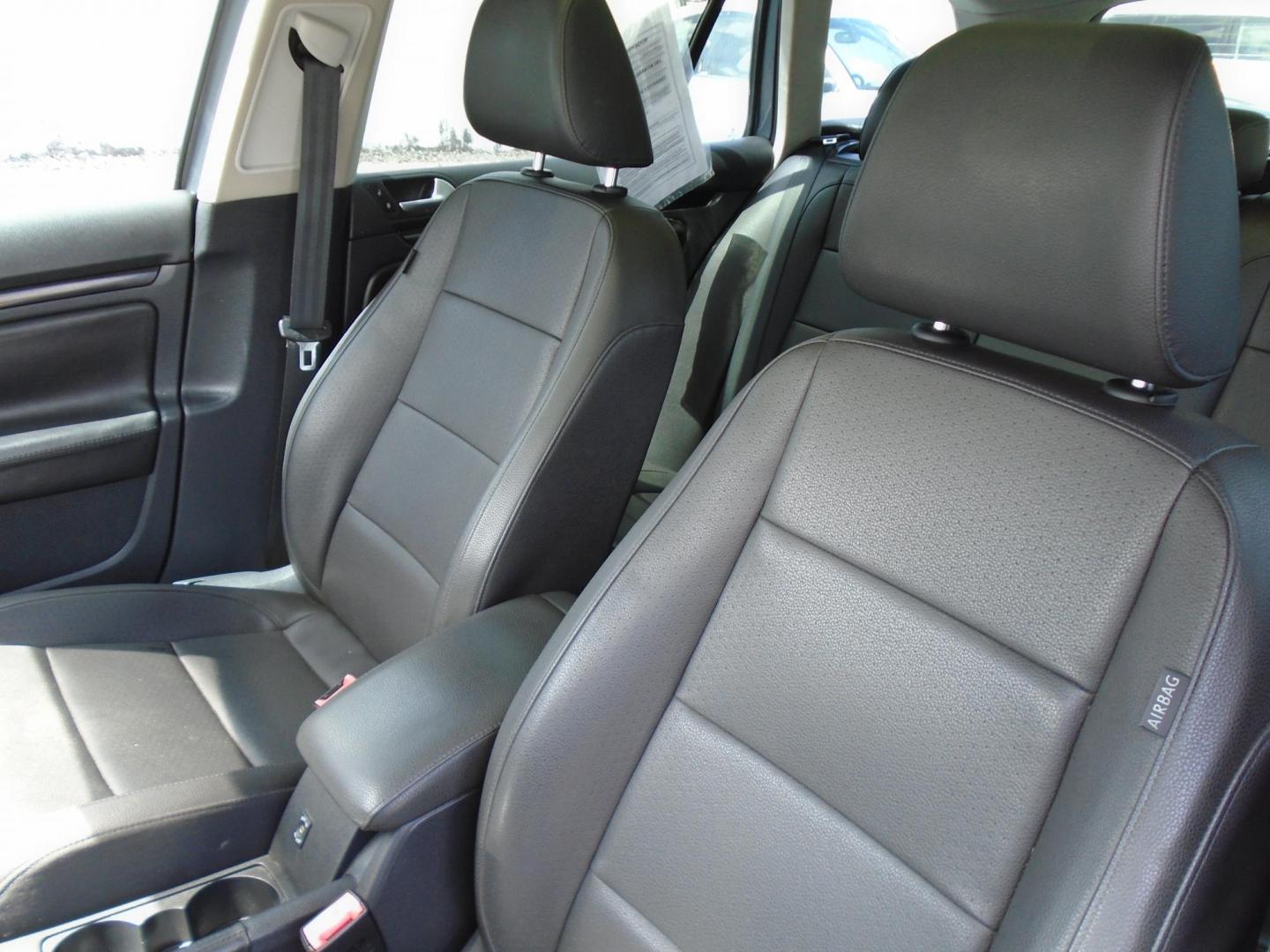 2014 Volkswagen Jetta SportWagen 2.5L SE PZEV (3VWPP7AJXEM) with an 2.5L L5 DOHC 20V engine, 6-Speed Automatic transmission, located at 6112 N Florida Avenue, Tampa, FL, 33604, (888) 521-5131, 27.954929, -82.459534 - 499 DOWN PLUS TAX & TAG. - Photo#10