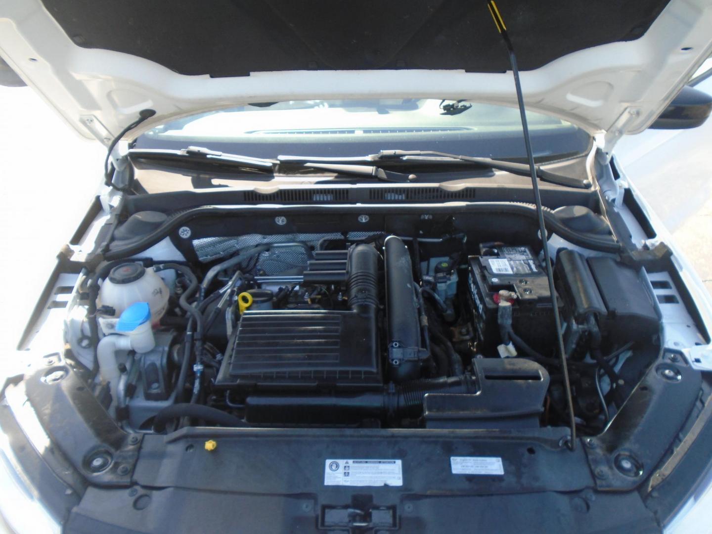 2018 Volkswagen Jetta 1.4T SE 6A (3VWDB7AJ2JM) with an 1.4L L4 DOHC 20V engine, 6A transmission, located at 6112 N Florida Avenue, Tampa, FL, 33604, (888) 521-5131, 27.954929, -82.459534 - Photo#10